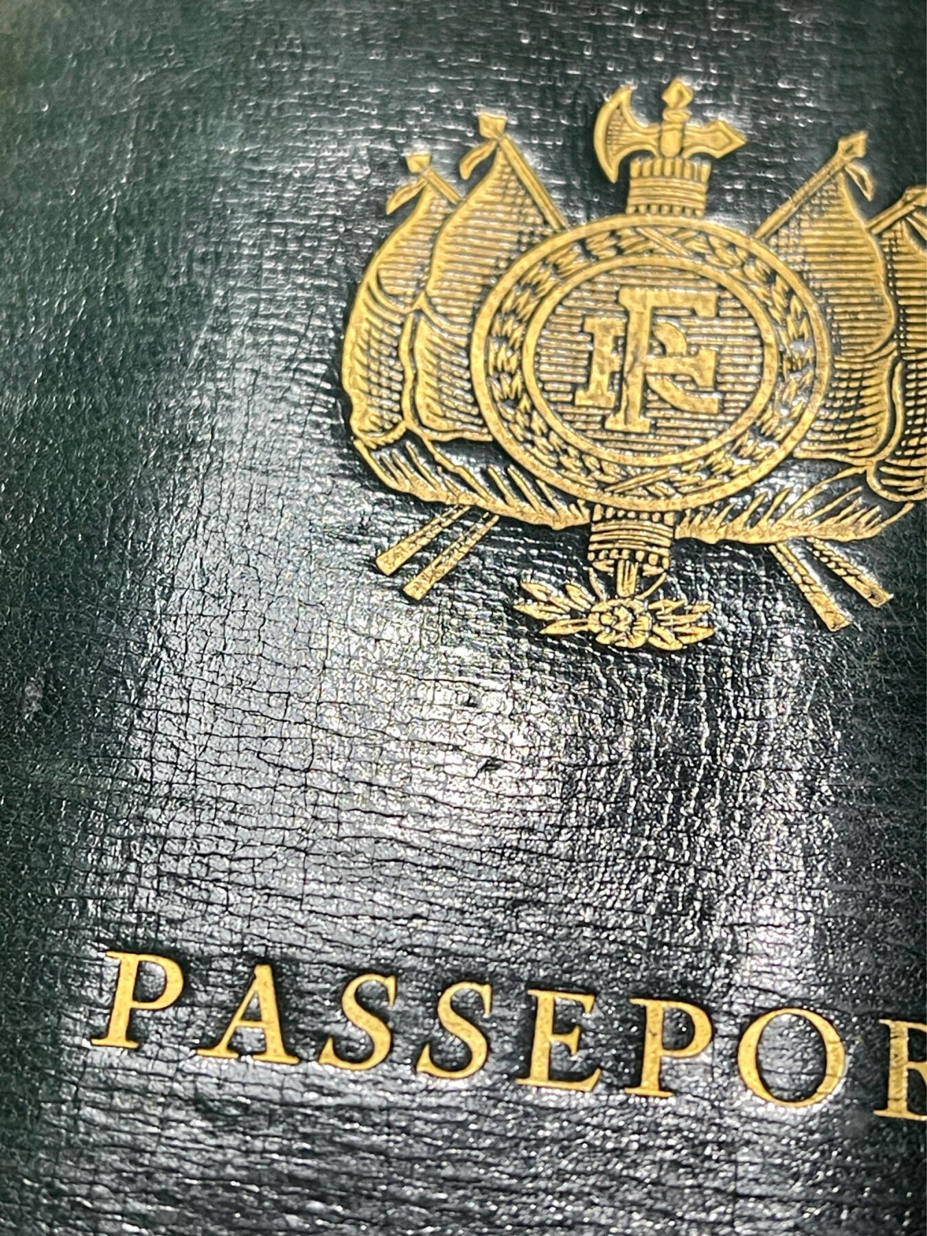 法国老版本过期护照真品原版收藏外皮和内胆（接受交换朝鲜苏联勋章）