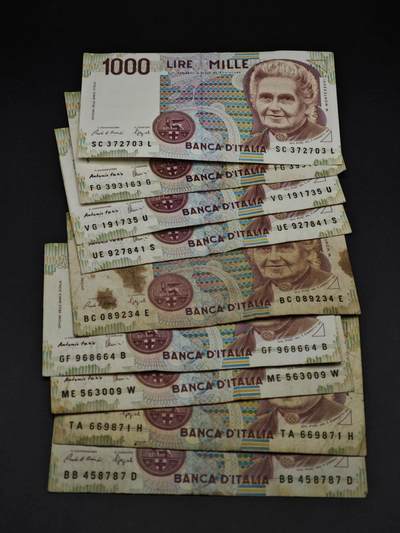 【淘币小摊】实时拍第八百五十九拍   无佣金福利纸币场   满百包邮可预留二周 每周一统一发货   - 意大利1000里拉纸币9张【有折】