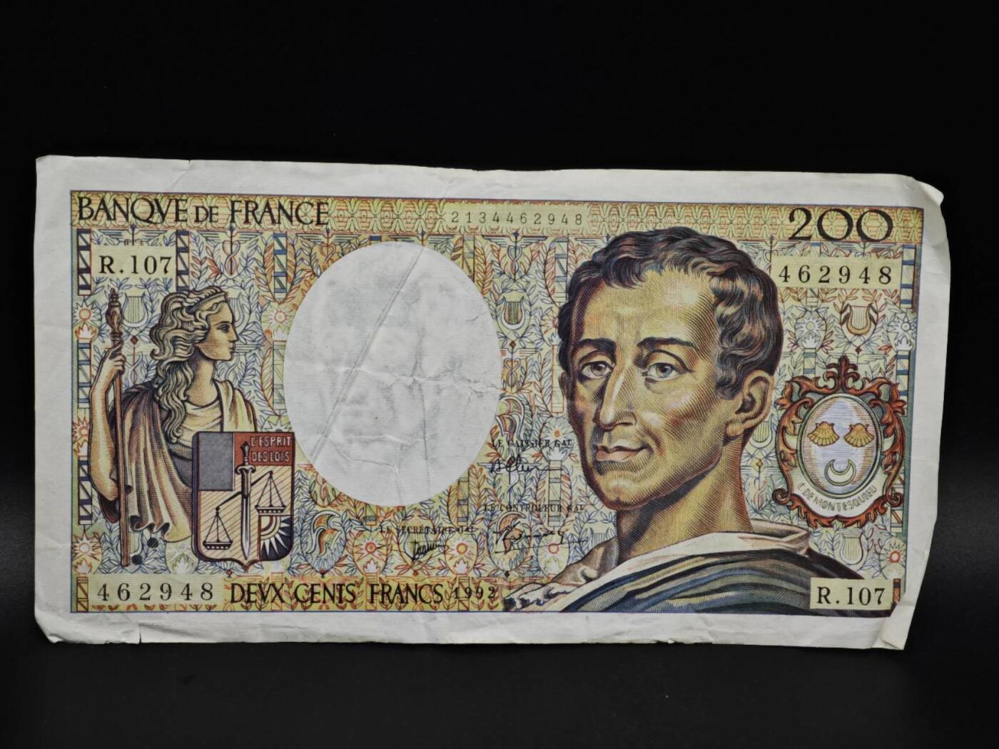 【淘币小摊】实时拍第八百五十九拍   无佣金福利纸币场   满百包邮可预留二周 每周一统一发货   法国200法郎纸币【有折】