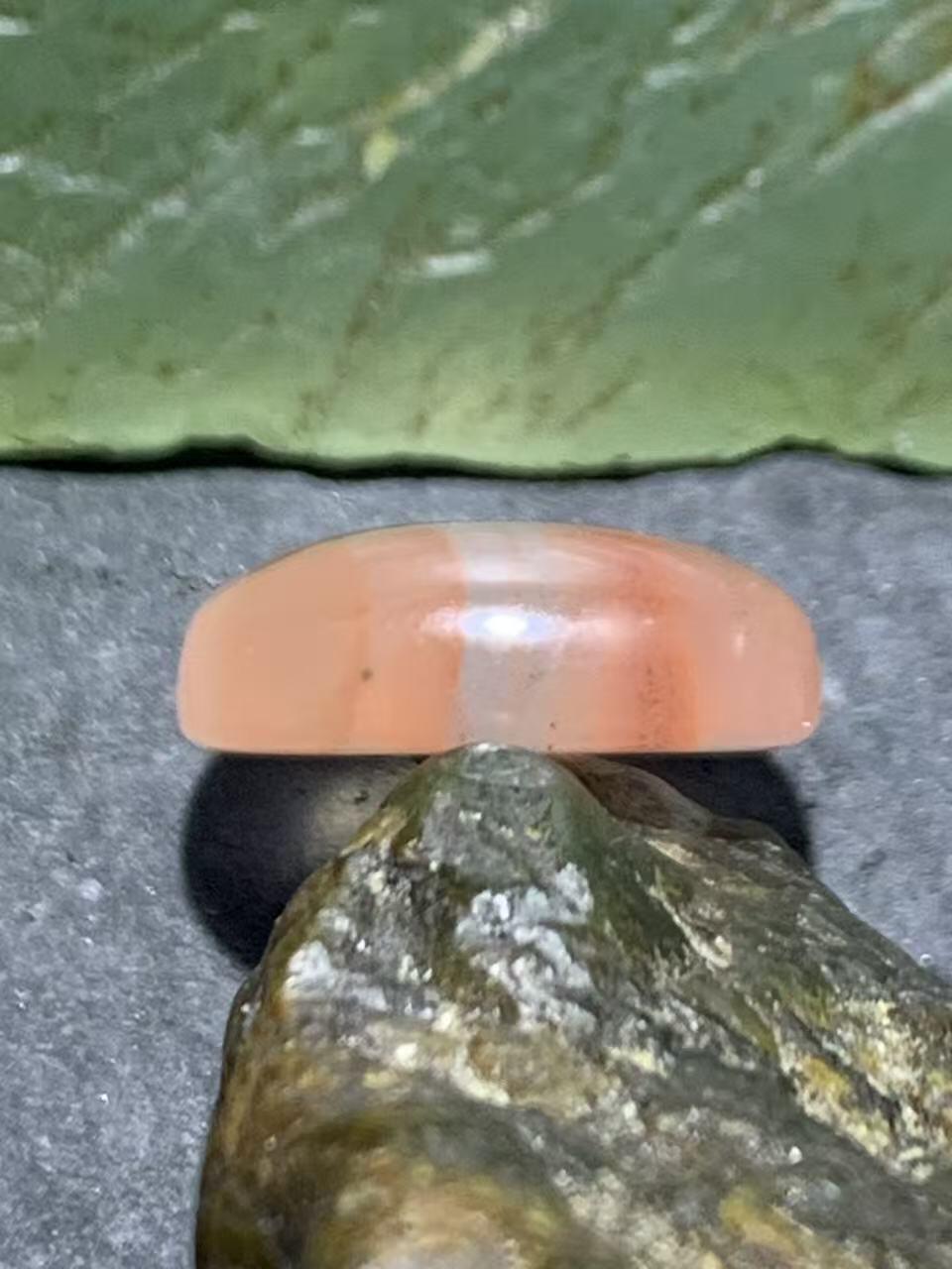 精美南红玛瑙荔枝冻飘红戒面一个，