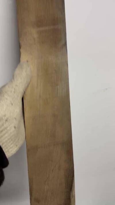 零元拍：NO.18 爆满金丝乌木金丝楠 可做镇尺 切牌子，无需打磨就已经金光闪闪。满金丝药香，尺寸约：53/7.7/3.6厚CM。