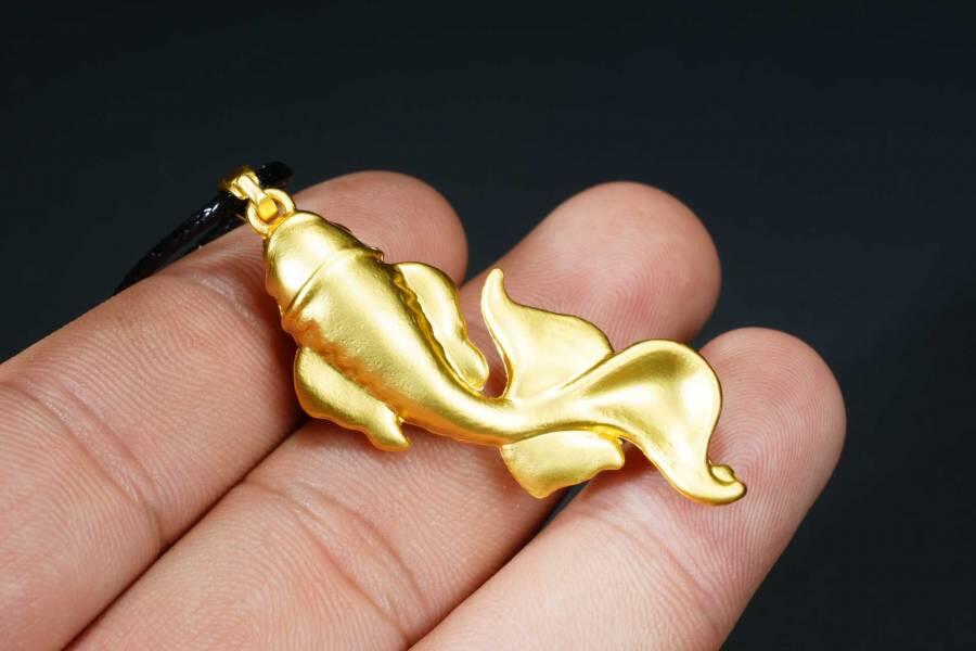 上海都达杂项专场十八（全场包邮） 天然和田玉蛋面小金鱼挂件 附鉴定证书