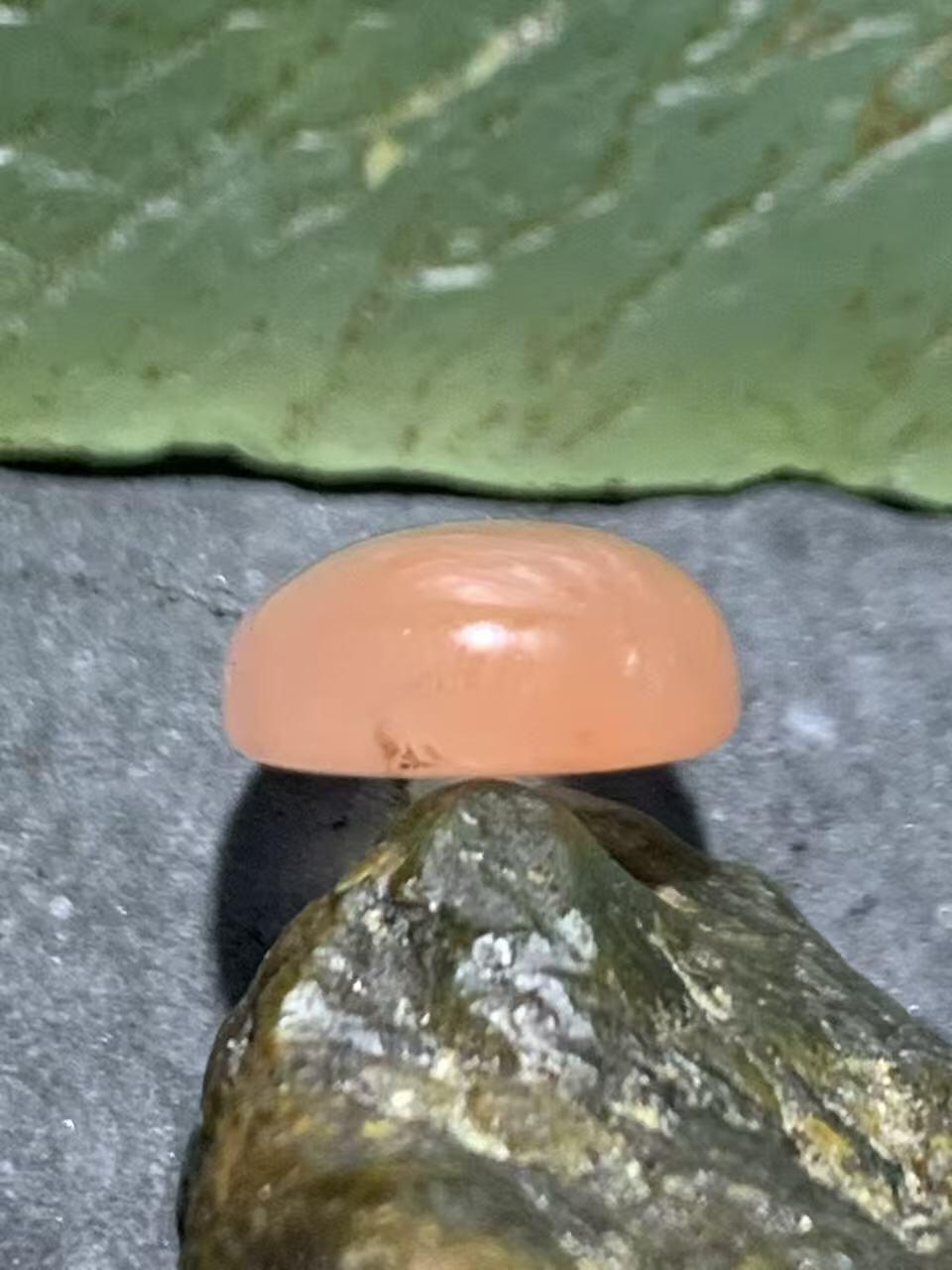 精美南红玛瑙荔枝冻飘红戒面一个，