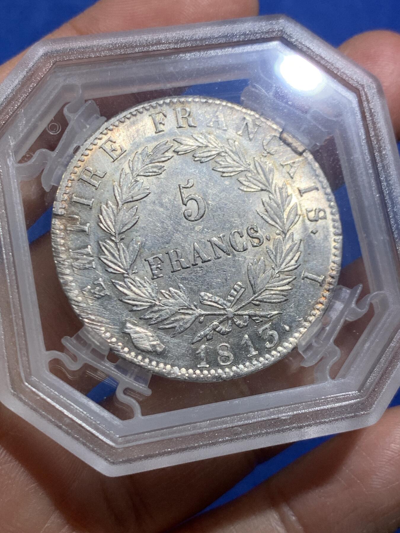 《竞宝斋》第463-465场 周日，周一，周二，3场连拍 （全场包邮）欢迎送拍 GENI MS61 法国1813I拿破仑一世桂冠头像5法郎银币 细节不错打制清晰 全新未流通状态 法国本土评级公司GENI，质量可靠值得信赖。全透明小方盒，观赏性高且易收纳。细节见图