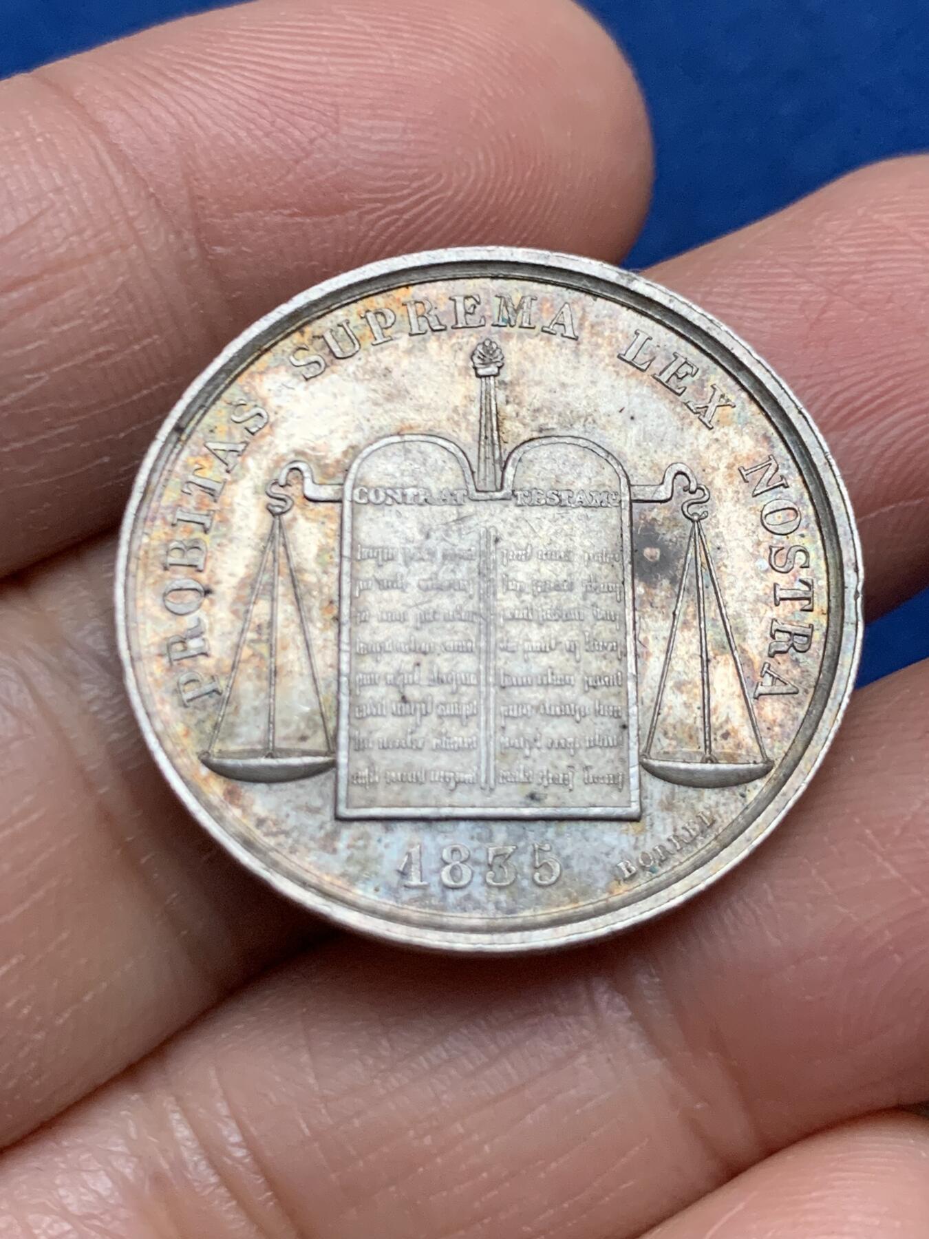 《竞宝斋》第463-465场 周日，周一，周二，3场连拍 （全场包邮）欢迎送拍 法国1835年罗谢尔公证处纪念银章，蜜蜂AR边铭，950银，27.3mm，8.3克