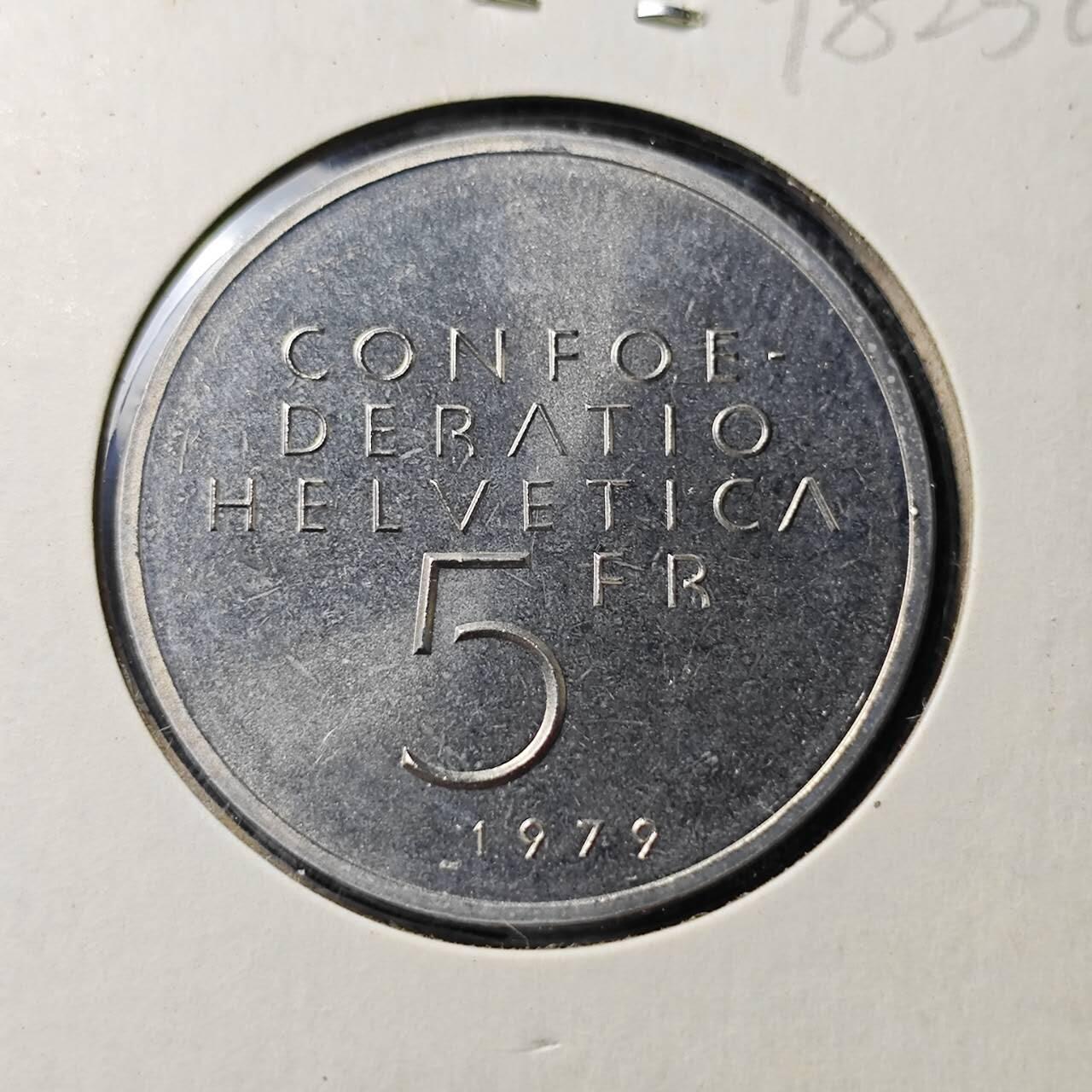 KK钱币收藏小铺  第398期 百期特拍（四拍之二） 2月预留时间 周末发货  1979瑞士5法郎纪念币 不多见品种