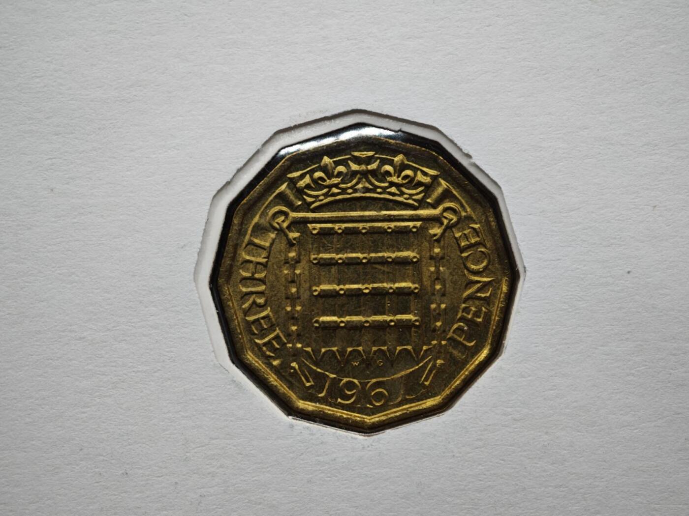 【淘币小摊】限时拍第八百六十二拍  克朗币邮币封场  满百包邮可预留两周  周一统一发货  英国1967年伊丽莎白二世3便士铜币邮币封