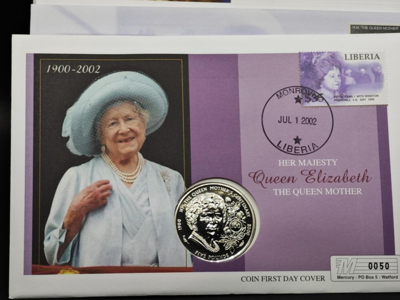 【淘币小摊】限时拍第八百六十二拍  克朗币邮币封场  满百包邮可预留两周  周一统一发货  根西2000年女王母亲5镑纪念币邮币封