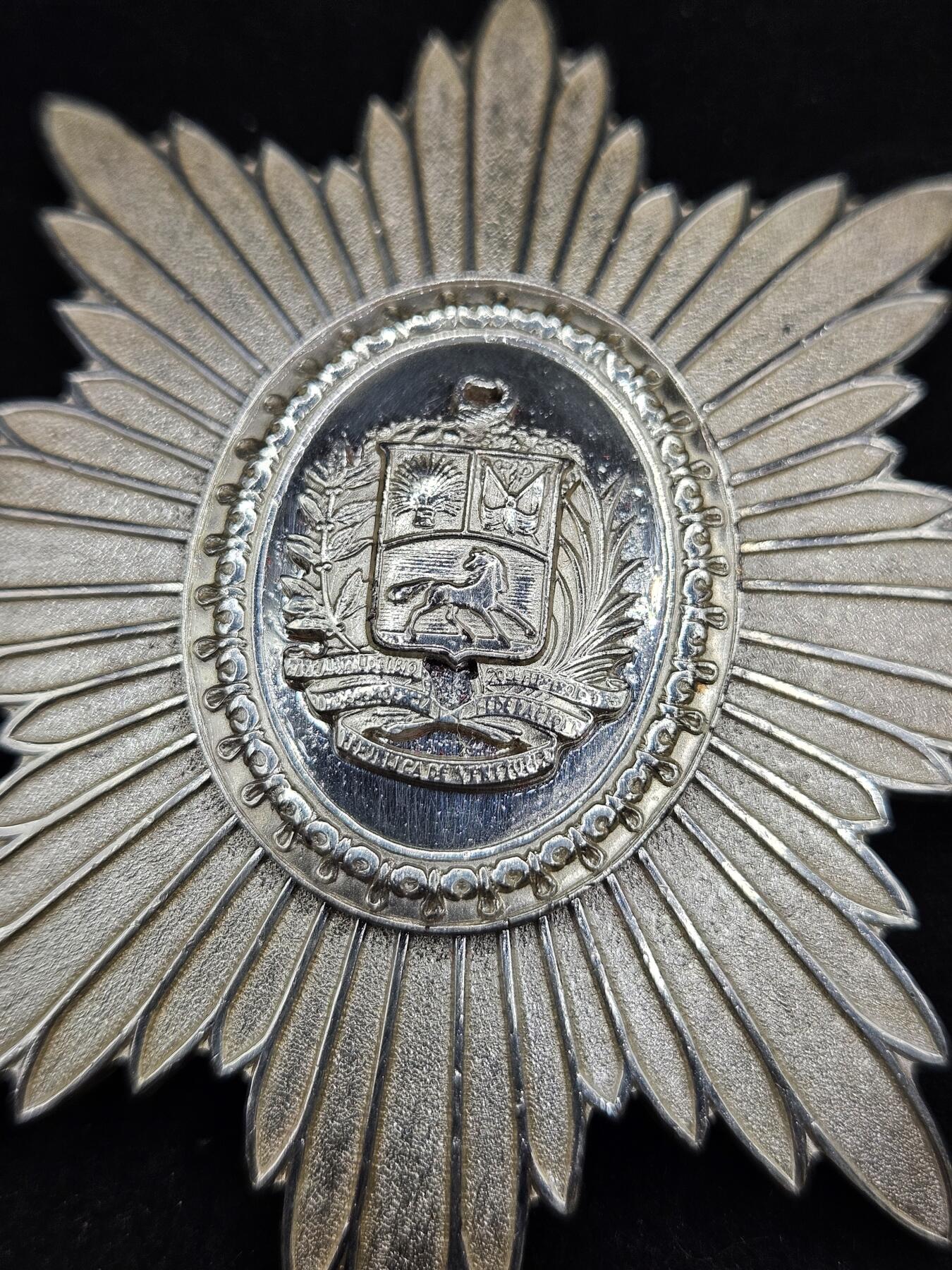 0元起拍勋章 第331期 咸鱼国勋章拍卖专场 2月4日（周三）下午6：00开始 委内瑞拉最高荣誉 解放者勋章星芒章 925银制 88克