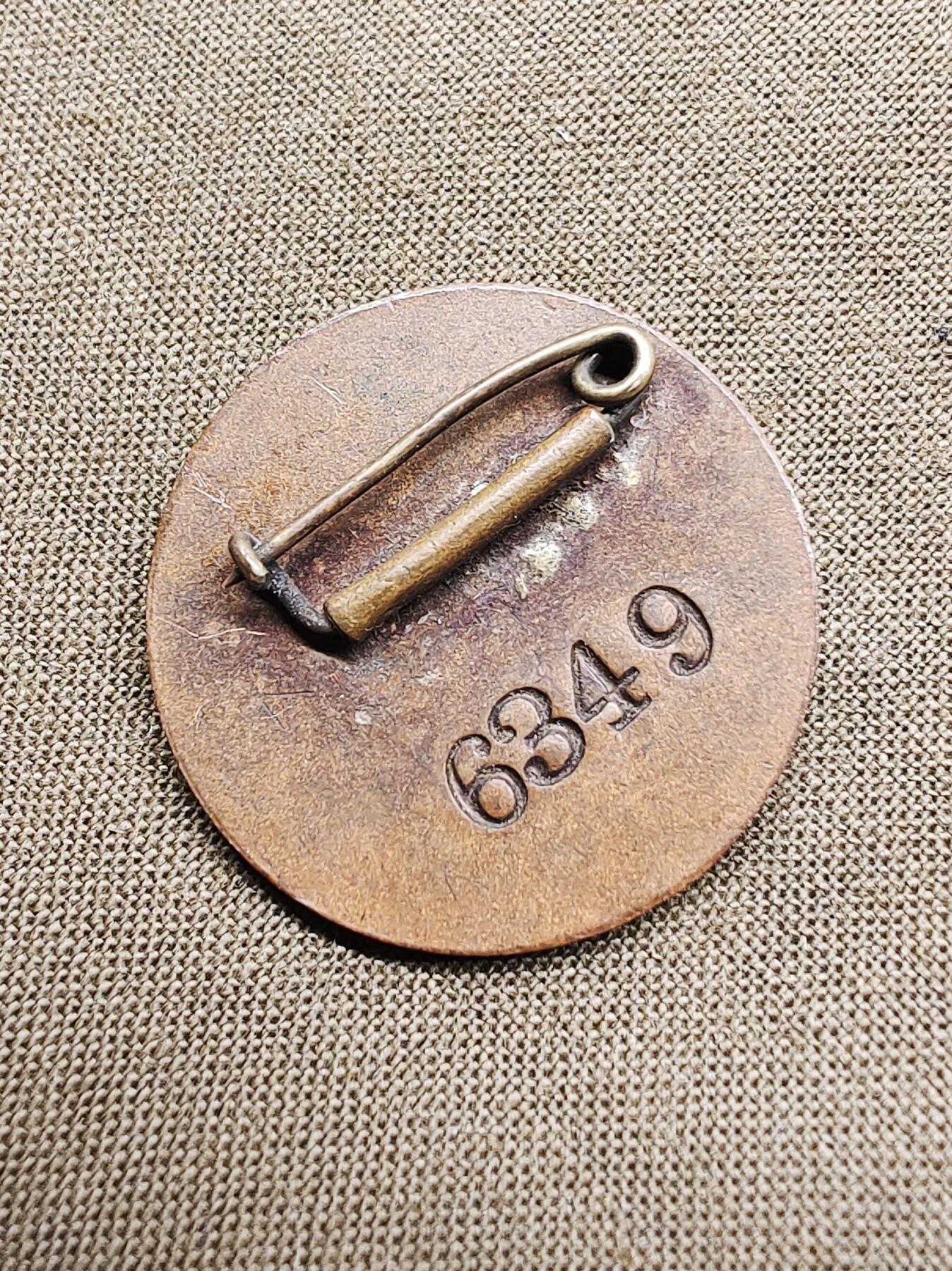 昭和早期凤凰纹铜珐琅转轮版别针版证章一对 纪念章 徽章 胸章 标志牌 带编号