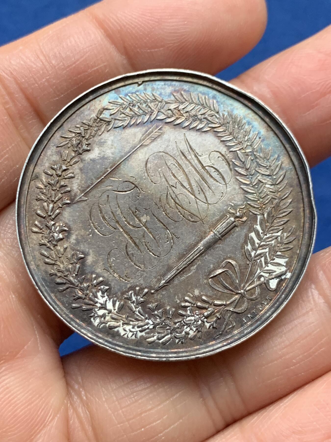 《竞宝斋》第463-465场 周日，周一，周二，3场连拍 （全场包邮）欢迎送拍 法国1814年双天使婚礼纪念银章 40.2mm 32.75g 早期无边铭 稀少品种 背刻花JFG AVM