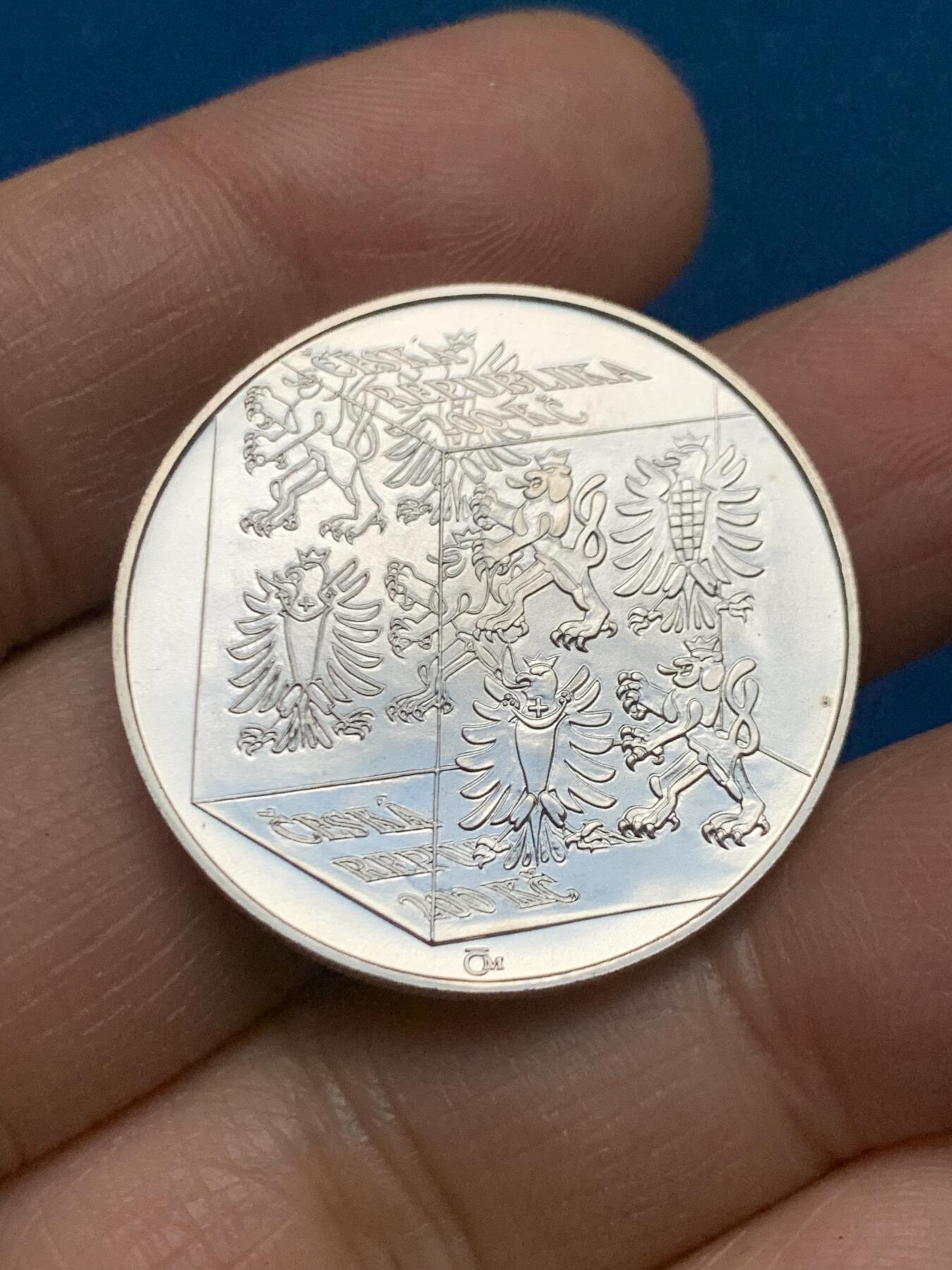 《竞宝斋》第463-465场 周日，周一，周二，3场连拍 （全场包邮）欢迎送拍 捷克2006年卡梅尼茨基谢诺夫玻璃制光学校成立150周年200克朗纪念银币 900银 13.05克 30.9mm