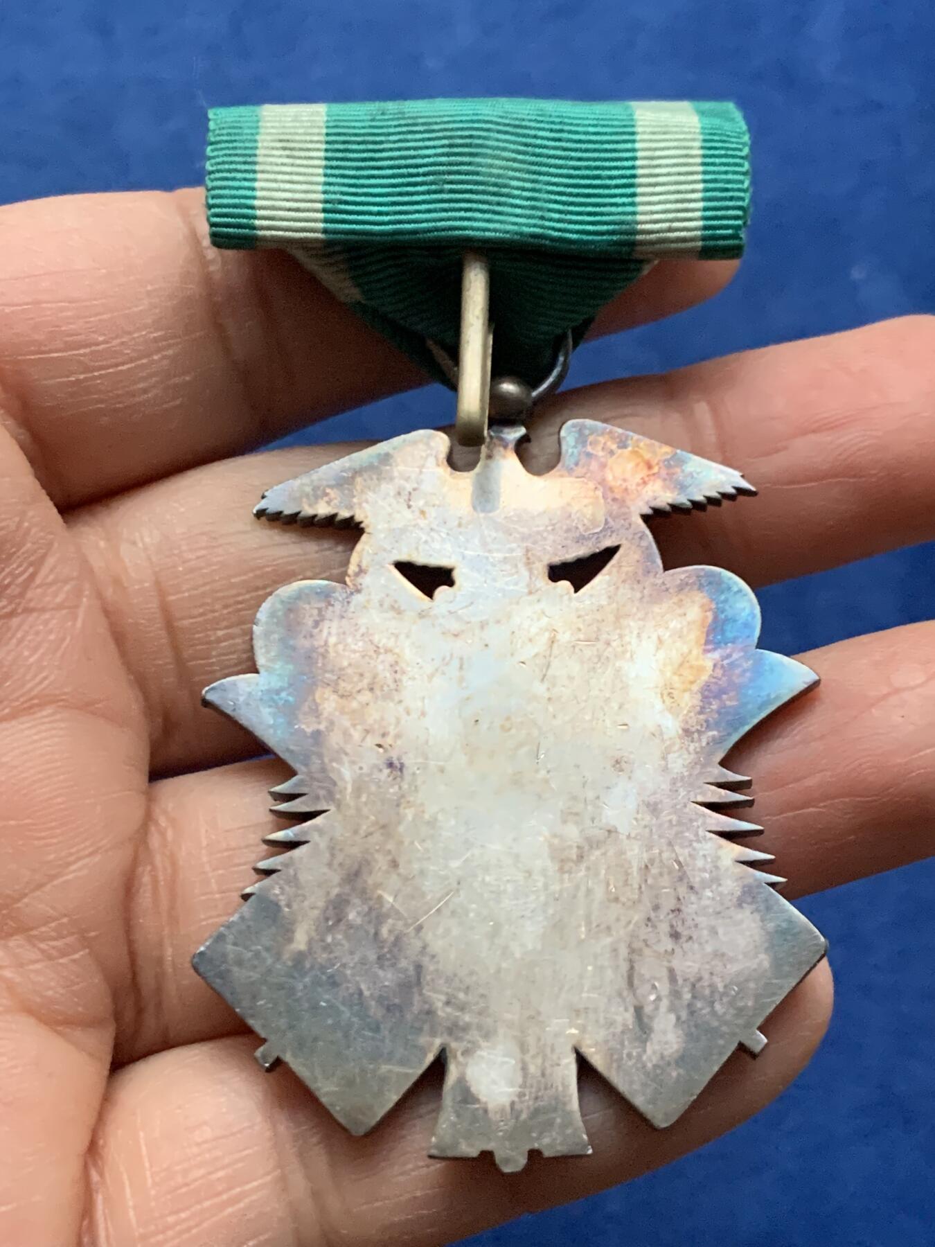 《竞宝斋》第463-465场 周日，周一，周二，3场连拍 （全场包邮）欢迎送拍 日本七等金瓯勋章，银质，重约37.4g