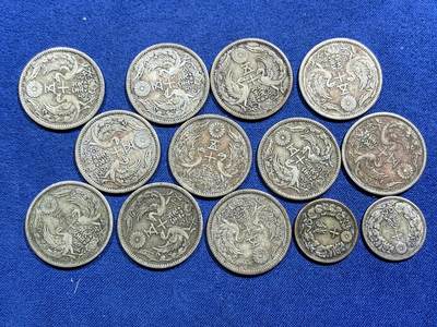 《竞宝斋》第463-465场 周日，周一，周二，3场连拍 （全场包邮）欢迎送拍 - 13枚一组 日本双凤50钱11枚+10钱两枚 720银 总重58.35克