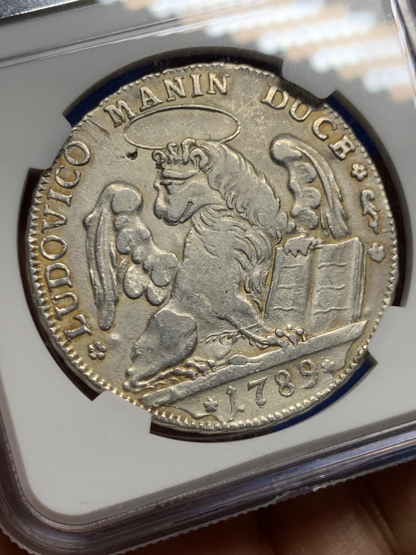 《竞宝斋》第463-465场 周日，周一，周二，3场连拍 （全场包邮）欢迎送拍 NGC XFD 意大利 威尼斯 1789年 1泰勒 银币 经典的飞狮大银币 人像面9点钟方向应是验银痕 背面应是验银戳 细节不错 稀少品种