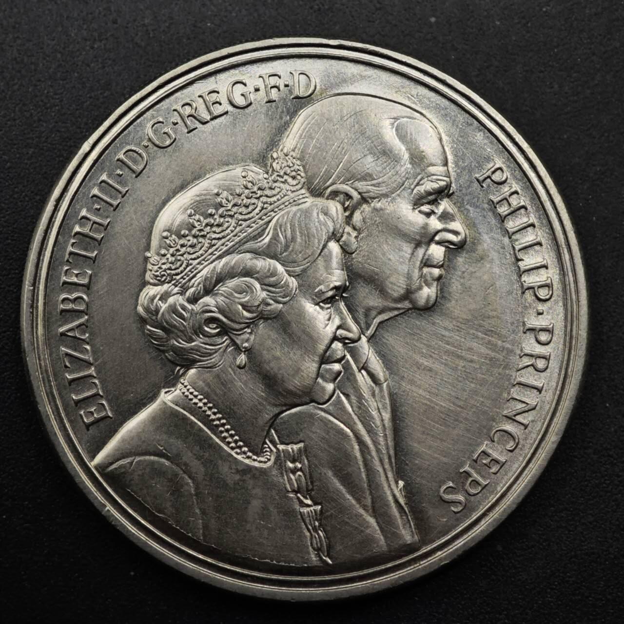 【淘币小摊】限时拍第八百六十二拍  克朗币邮币封场  满百包邮可预留两周  周一统一发货  英国1997年女王金婚5镑纪念币