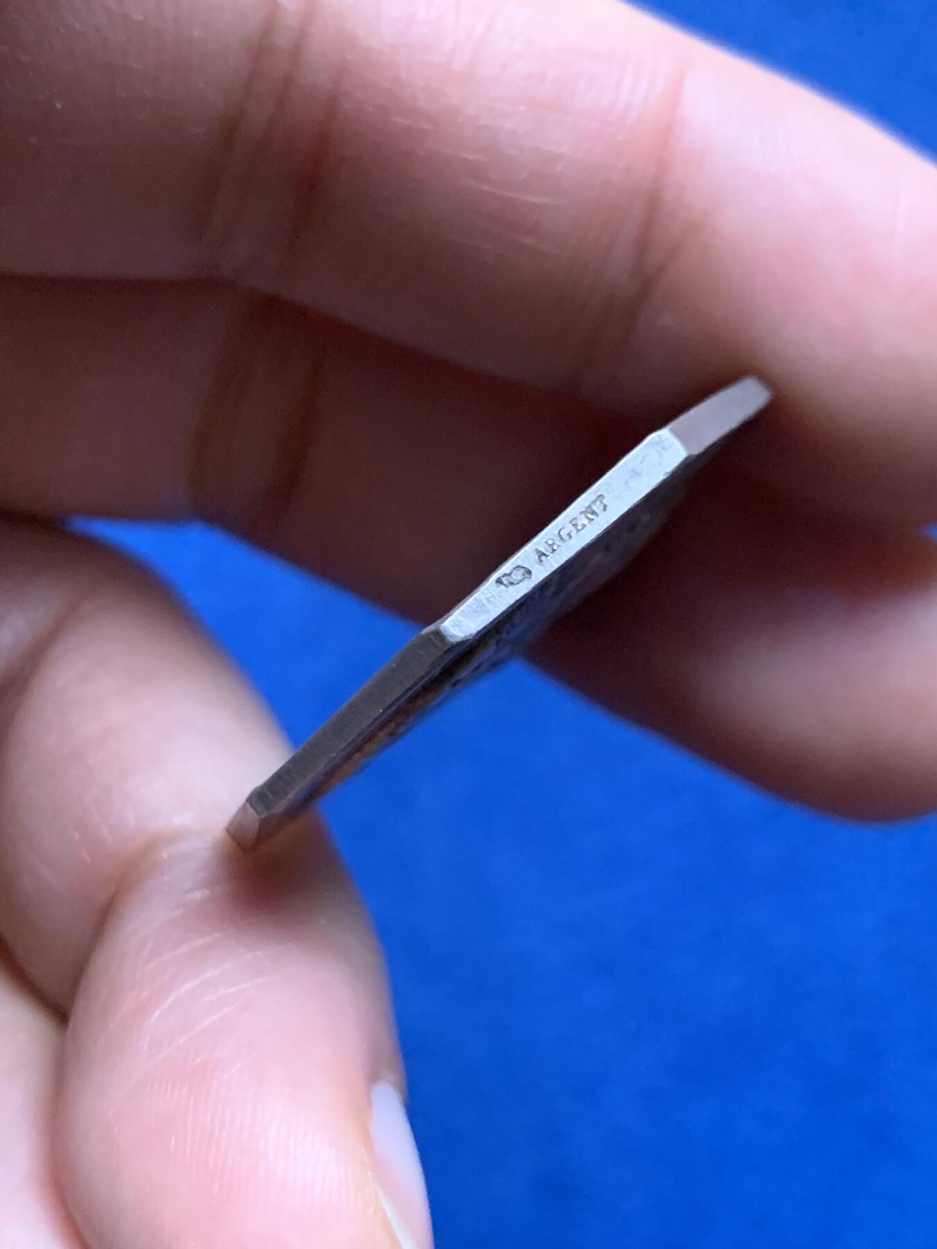 《竞宝斋》第463-465场 周日，周一，周二，3场连拍 （全场包邮）欢迎送拍 法国双面神“幸与不幸”八角银代币 云上天使双马车 原味老包浆 13.05克 30.1mm 丰饶角银标