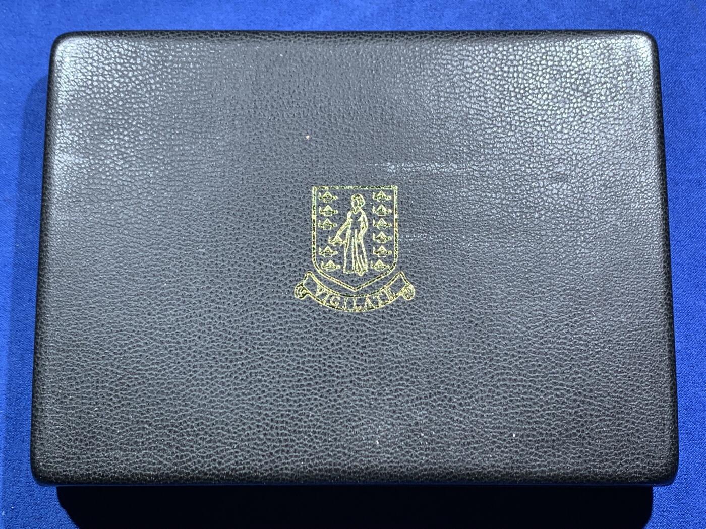 《竞宝斋》第463-465场 周日，周一，周二，3场连拍 （全场包邮）欢迎送拍 原盒证书  英属维尔京群岛 1976年 鸟类 6枚套精制纪念币 其中最大一枚军舰鸟是银币（925银 25.7克）