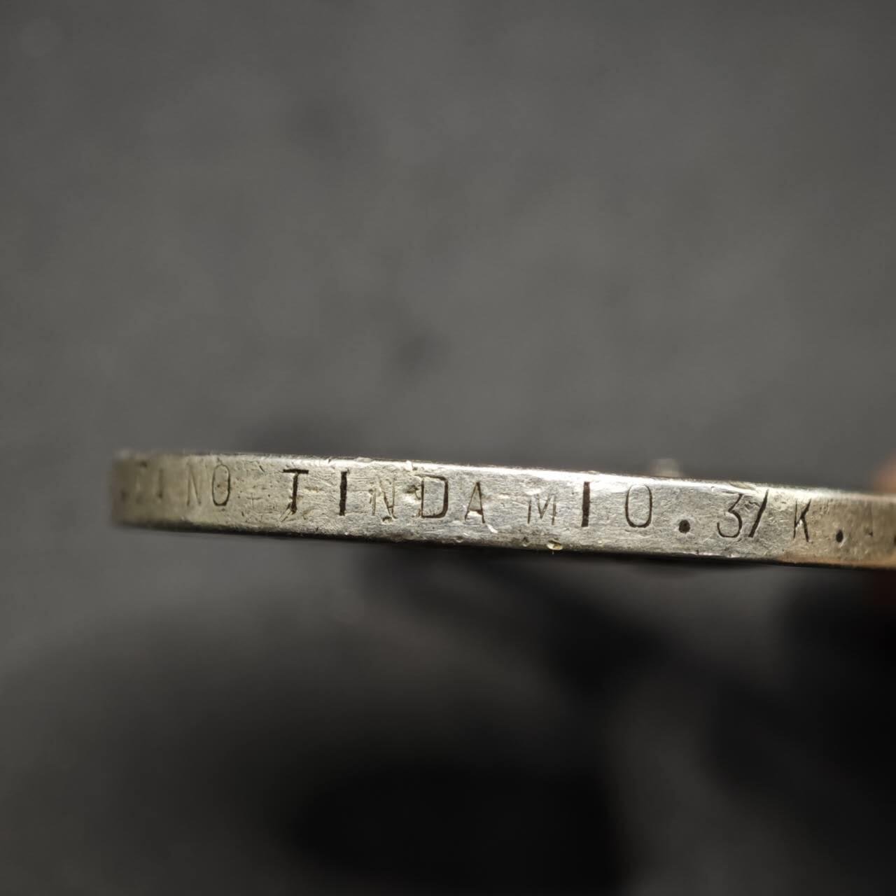 【淘币小摊】实时拍第八百六十一拍   银币套币场   满百包邮可预留二周 每周一统一发货   英国一战银质勋章重34克