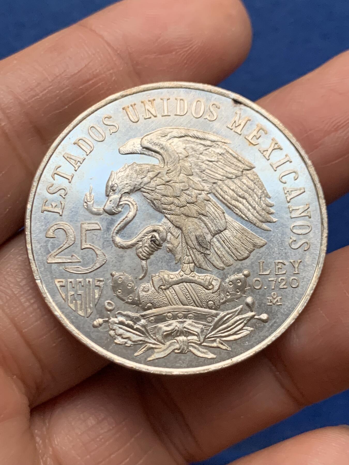 《竞宝斋》第463-465场 周日，周一，周二，3场连拍 （全场包邮）欢迎送拍 墨西哥1968年奥运会10比索银币 22.4克 720银 带光好品