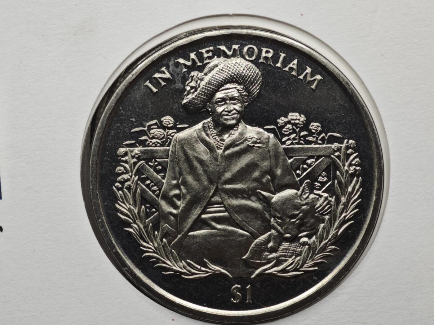 【淘币小摊】限时拍第八百六十二拍  克朗币邮币封场  满百包邮可预留两周  周一统一发货  塞拉利昂2002年女王母亲1元纪念币邮币封