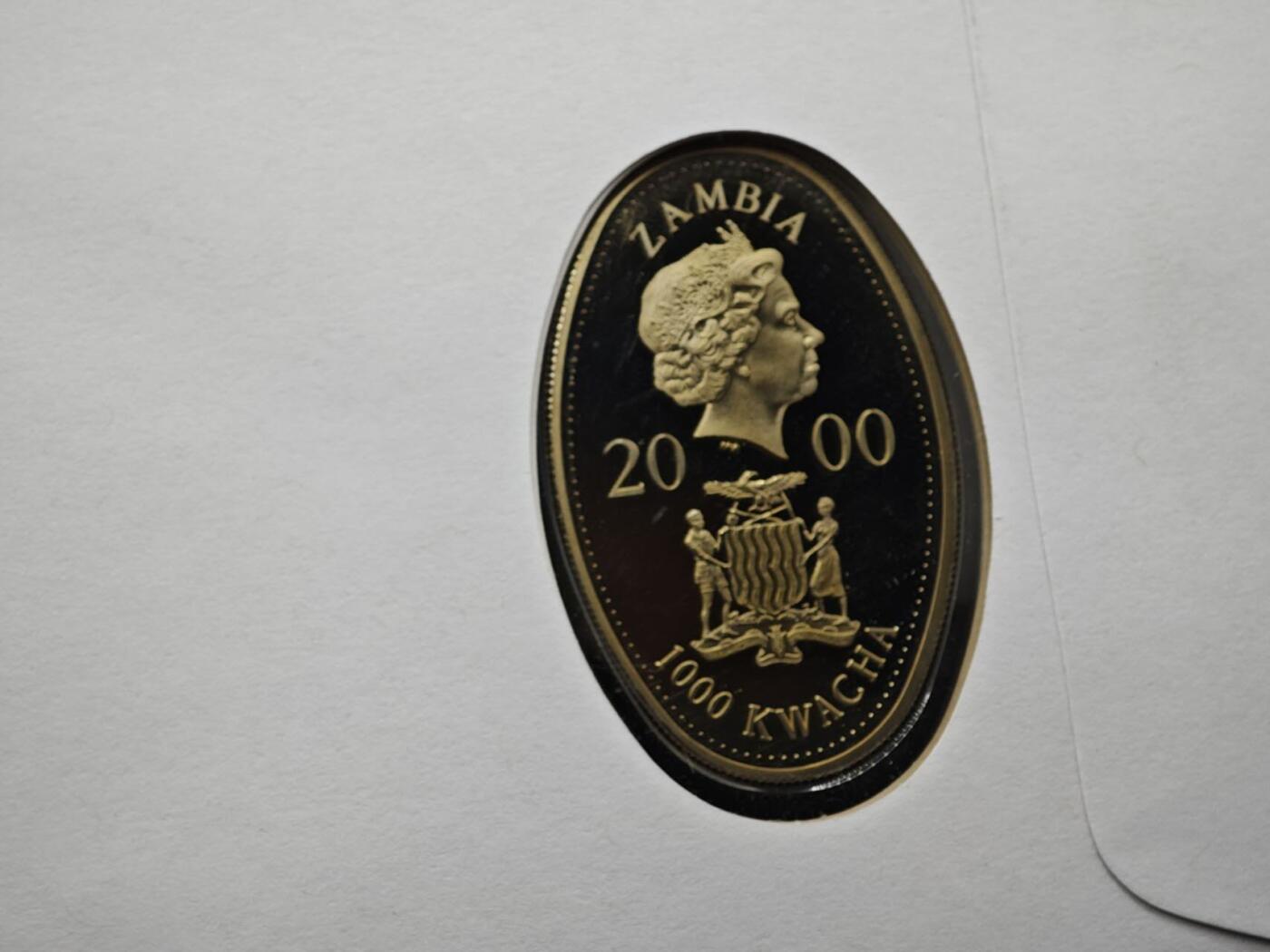 【淘币小摊】限时拍第八百六十二拍  克朗币邮币封场  满百包邮可预留两周  周一统一发货  赞比亚2000年女王母亲1000克瓦查纪念币邮币封