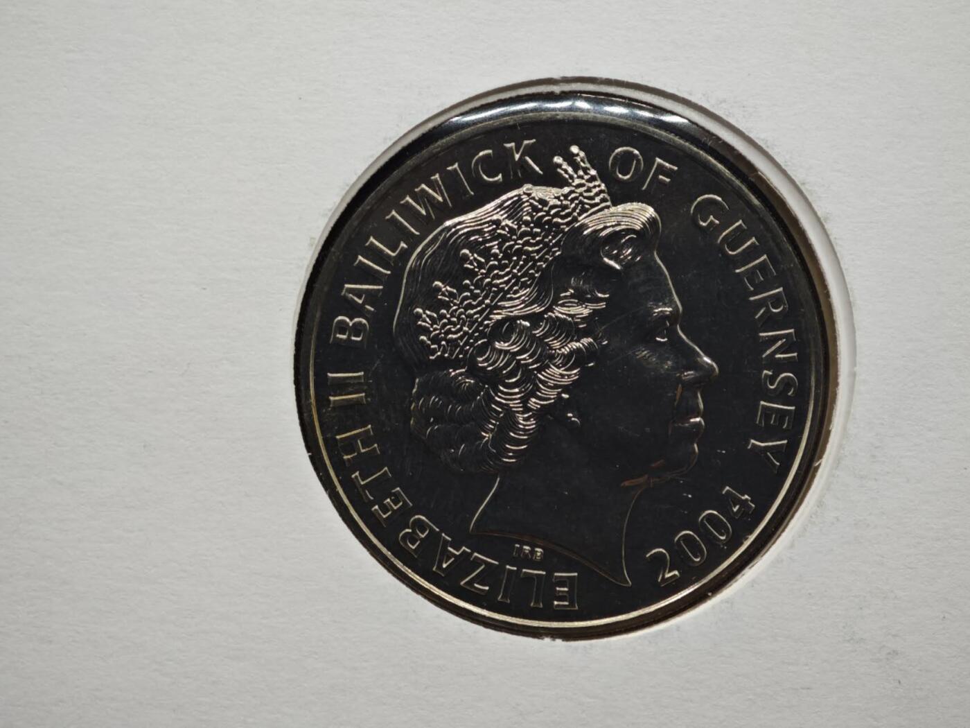 【淘币小摊】限时拍第八百六十二拍  克朗币邮币封场  满百包邮可预留两周  周一统一发货  根西2004年诺曼底登陆60周年5镑纪念币邮币封