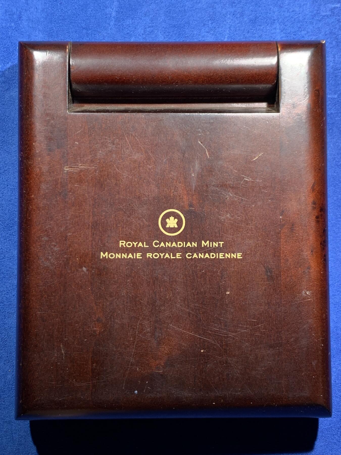 《竞宝斋》第463-465场 周日，周一，周二，3场连拍 （全场包邮）欢迎送拍 加拿大2021年5元X4精制彩色银币套 天空中的日历-雄鹿月（七月）粉色月（四月）猎人月（十月）狼月（一月） 8.5克X4枚 925银 发行量：7千5百 盒证全