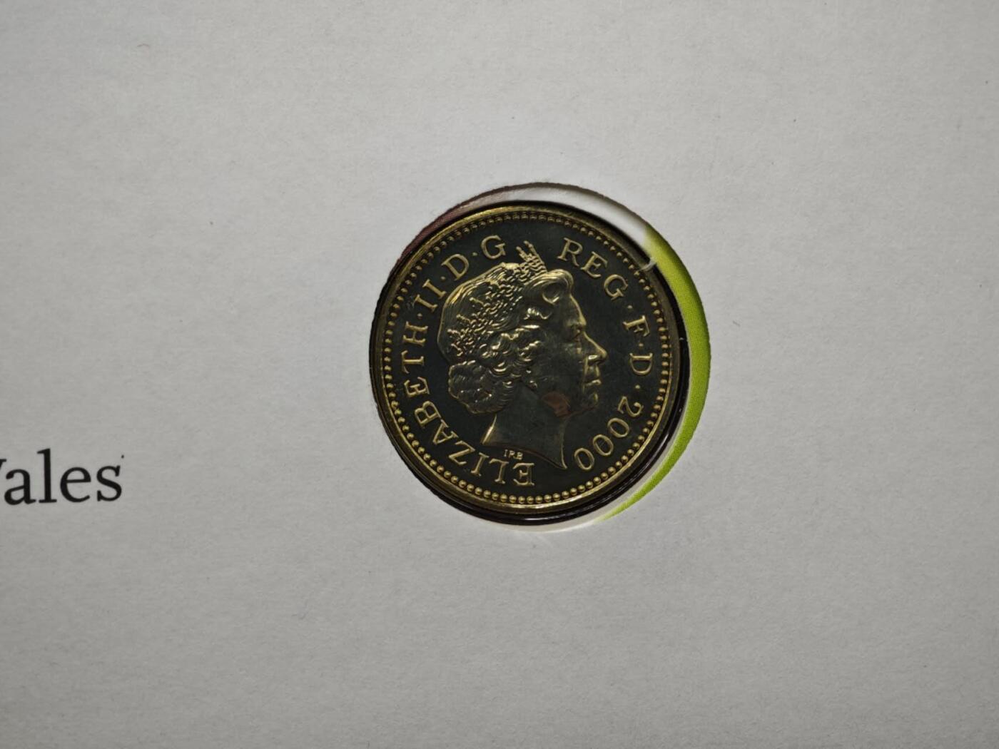 【淘币小摊】限时拍第八百六十二拍  克朗币邮币封场  满百包邮可预留两周  周一统一发货  英国2000年一镑铜币邮币封