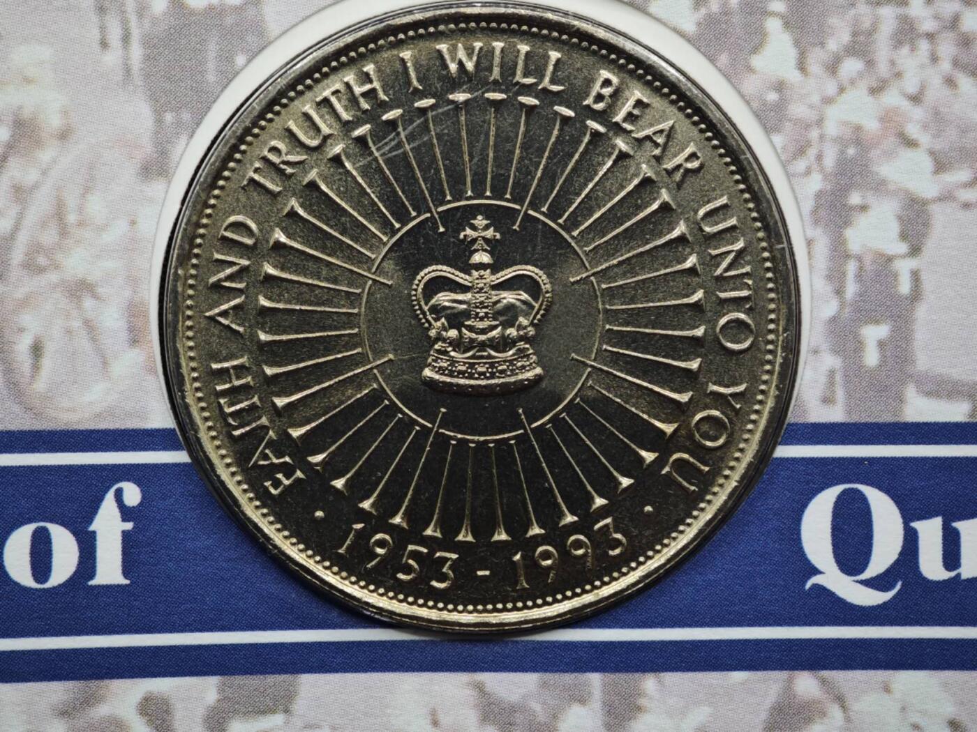 【淘币小摊】限时拍第八百六十二拍  克朗币邮币封场  满百包邮可预留两周  周一统一发货  英国1993年女王加冕40周年5镑纪念币邮币封