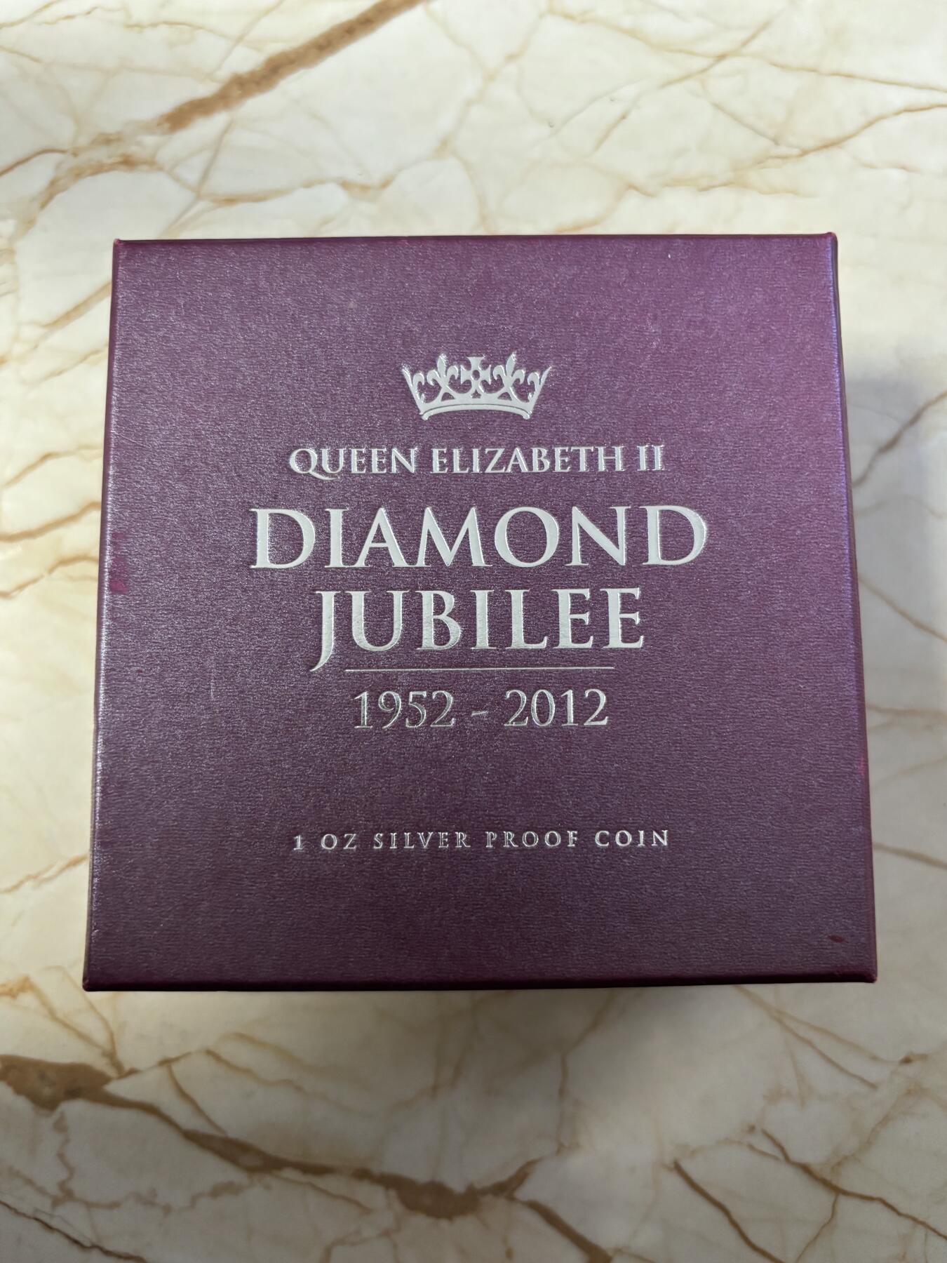 第190期拍卖 新西兰2012年伊丽莎白二世登基60周年彩色1盎司纪念银币，999银