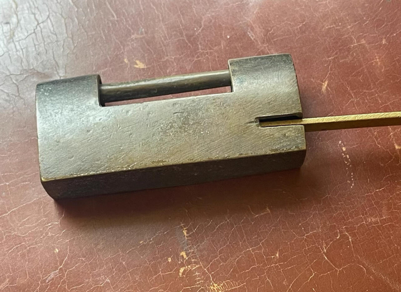 民国时期门锁 铜锁 带钥匙 功能都好 品相很好 （可交换朝鲜苏联勋章奖章）