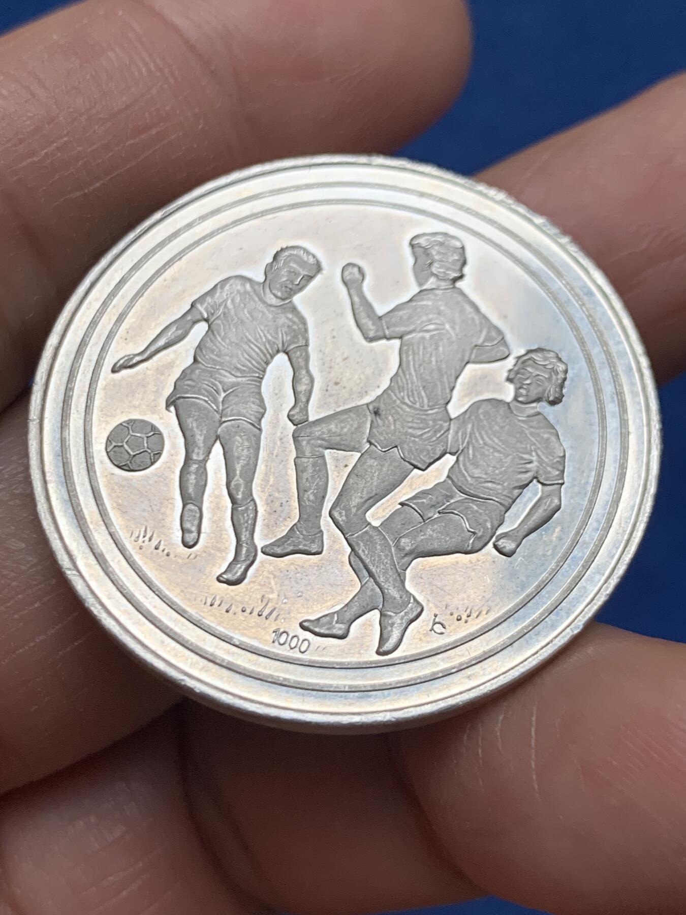 《竞宝斋》第463-465场 周日，周一，周二，3场连拍 （全场包邮）欢迎送拍 德国1974年世界杯银章 重15.3g 纯银 有银标