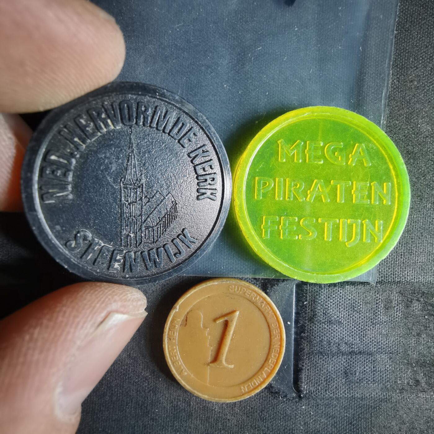 沼泽如烟--第981场 荷兰代币三枚 塑料材质