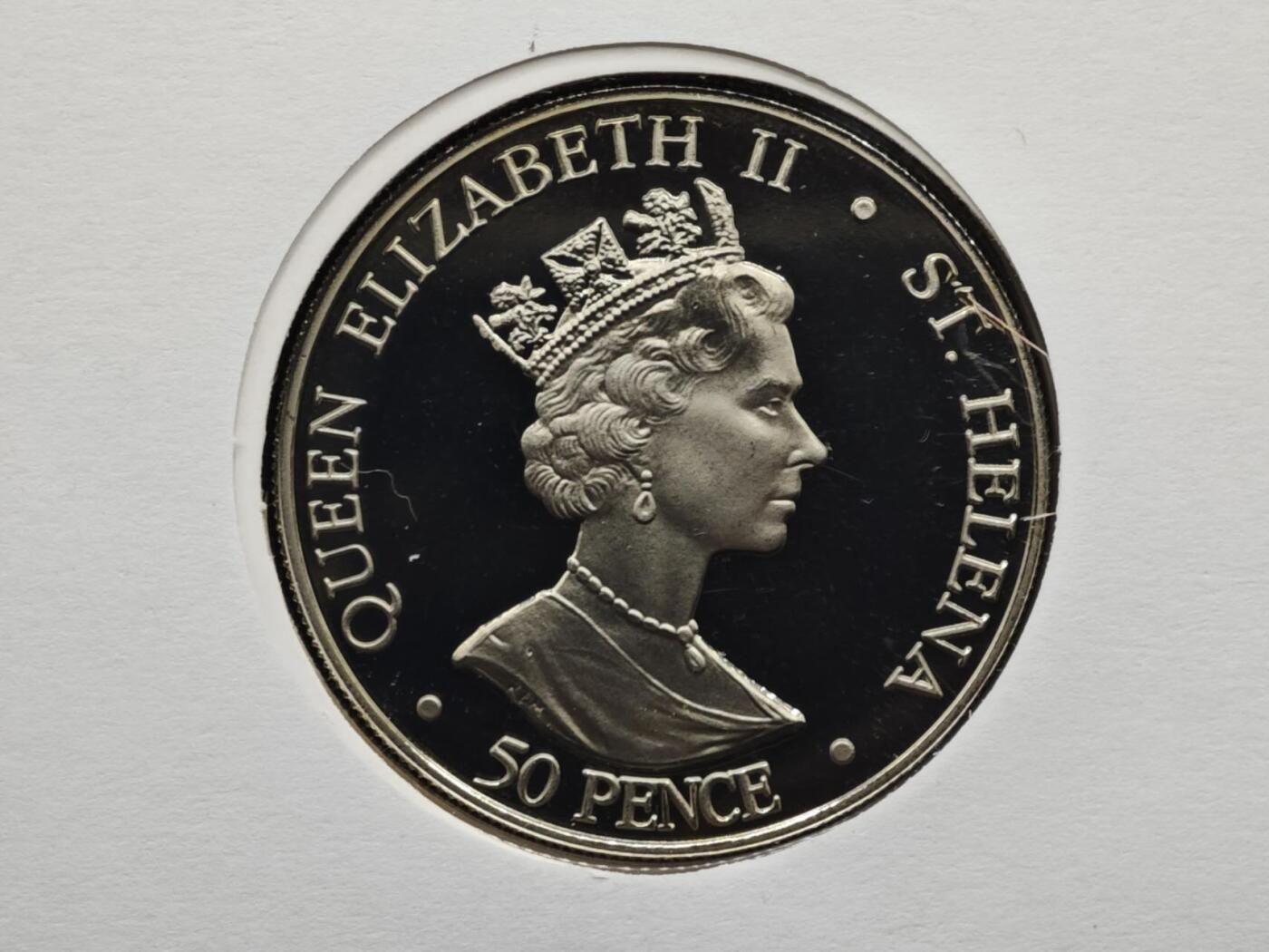 【淘币小摊】限时拍第八百六十二拍  克朗币邮币封场  满百包邮可预留两周  周一统一发货  圣赫勒拿2002年女王登基金禧50便士纪念币邮币封