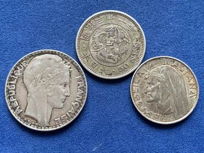 《竞宝斋》第463-465场 周日，周一，周二，3场连拍 （全场包邮）欢迎送拍 - 三枚一组 银币 分别为：法国20法郎 19.9克680银 + 日本五十钱13.45克800银 + 意大利500里拉 11克835银 总重44.3克