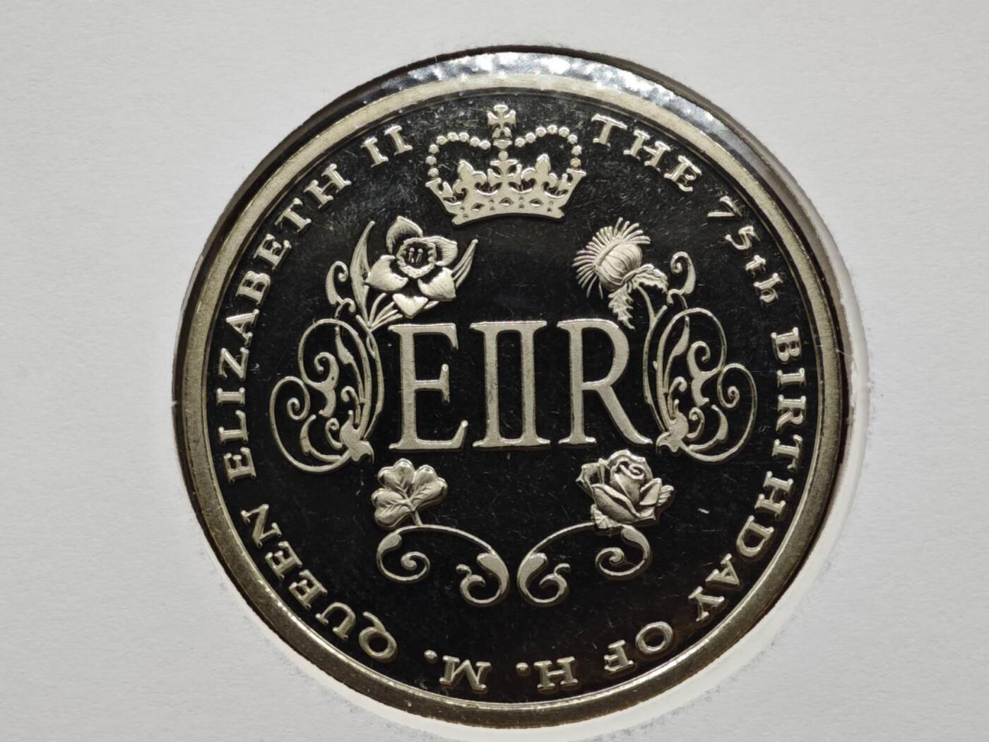 【淘币小摊】限时拍第八百六十二拍  克朗币邮币封场  满百包邮可预留两周  周一统一发货  利比里亚2001年女王75周岁1元纪念币邮币封