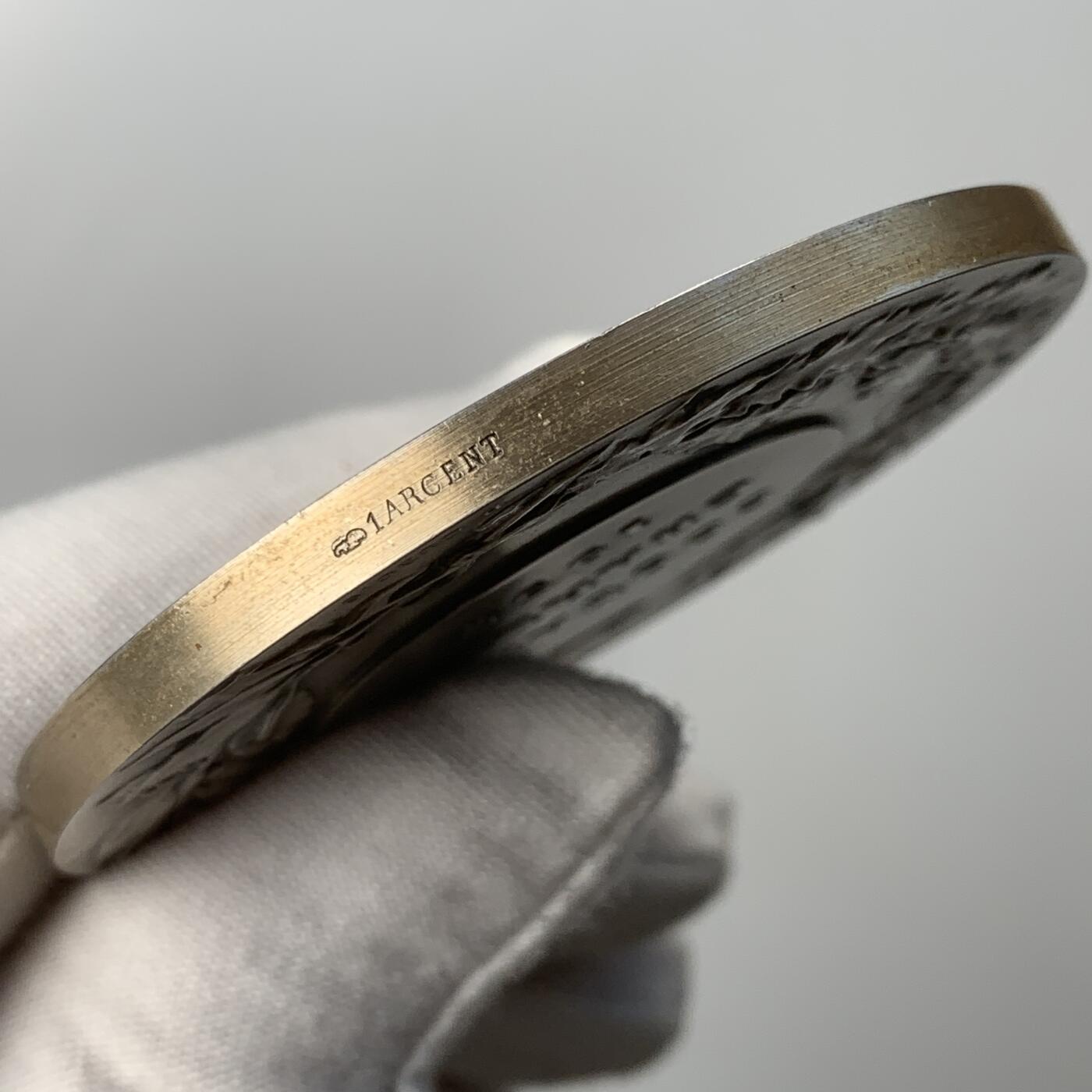 掌中浮雕-藏着的欧洲第052场 1957年法国巴黎皇家造币厂景观大银章，65.2mm，148.14g