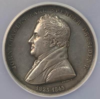 万国钱币拍卖第060期（万国六十期纪念大拍） - NGC MS61 1845年英国史密斯菲尔德俱乐部斯宾塞伯爵和查尔斯·戈登·伦诺克斯纪念大银章 英系大师威廉·怀恩作品  49MM 69.71G （盒子左上角磕碰）