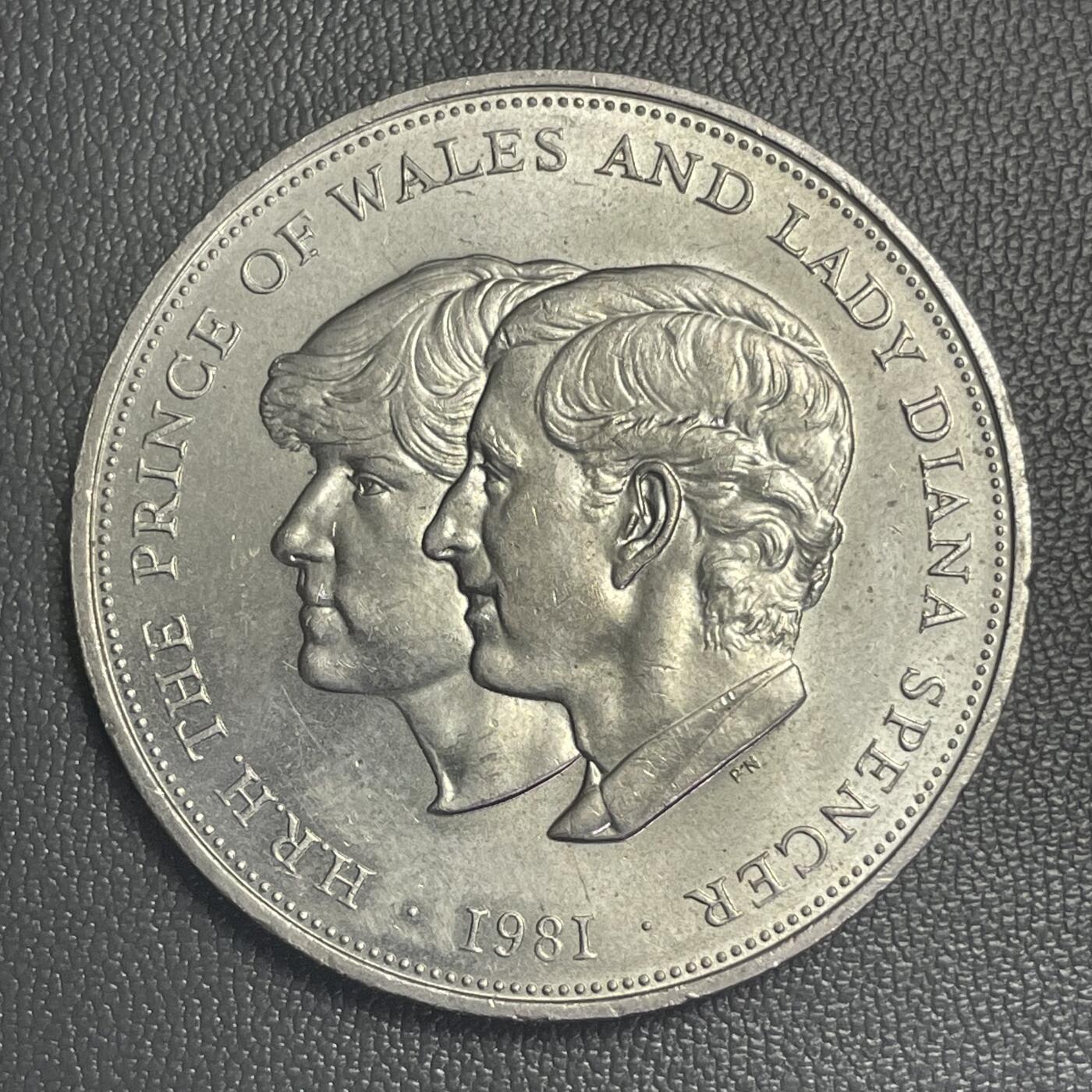 回流0207 英国1981年25便士克朗纪念币 查尔斯、黛安娜大婚 38mm 