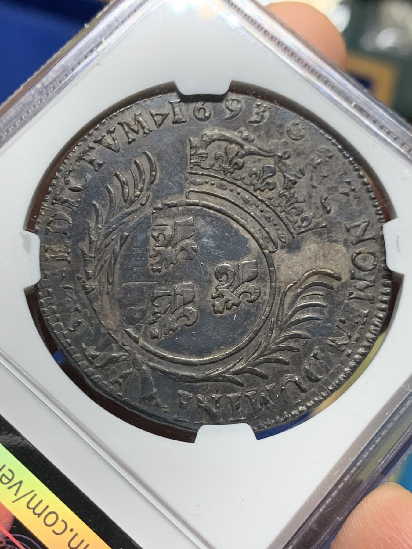 《竞宝斋》第463-465场 周日，周一，周二，3场连拍 （全场包邮）欢迎送拍 NGC AU 法国1693年太阳王路易十四埃居 少见好品棕榈叶版本 正反面打制都不错 发丝清晰可见几乎没有流通磨损 原味好状态黑包浆 人物立体 整体状态很好