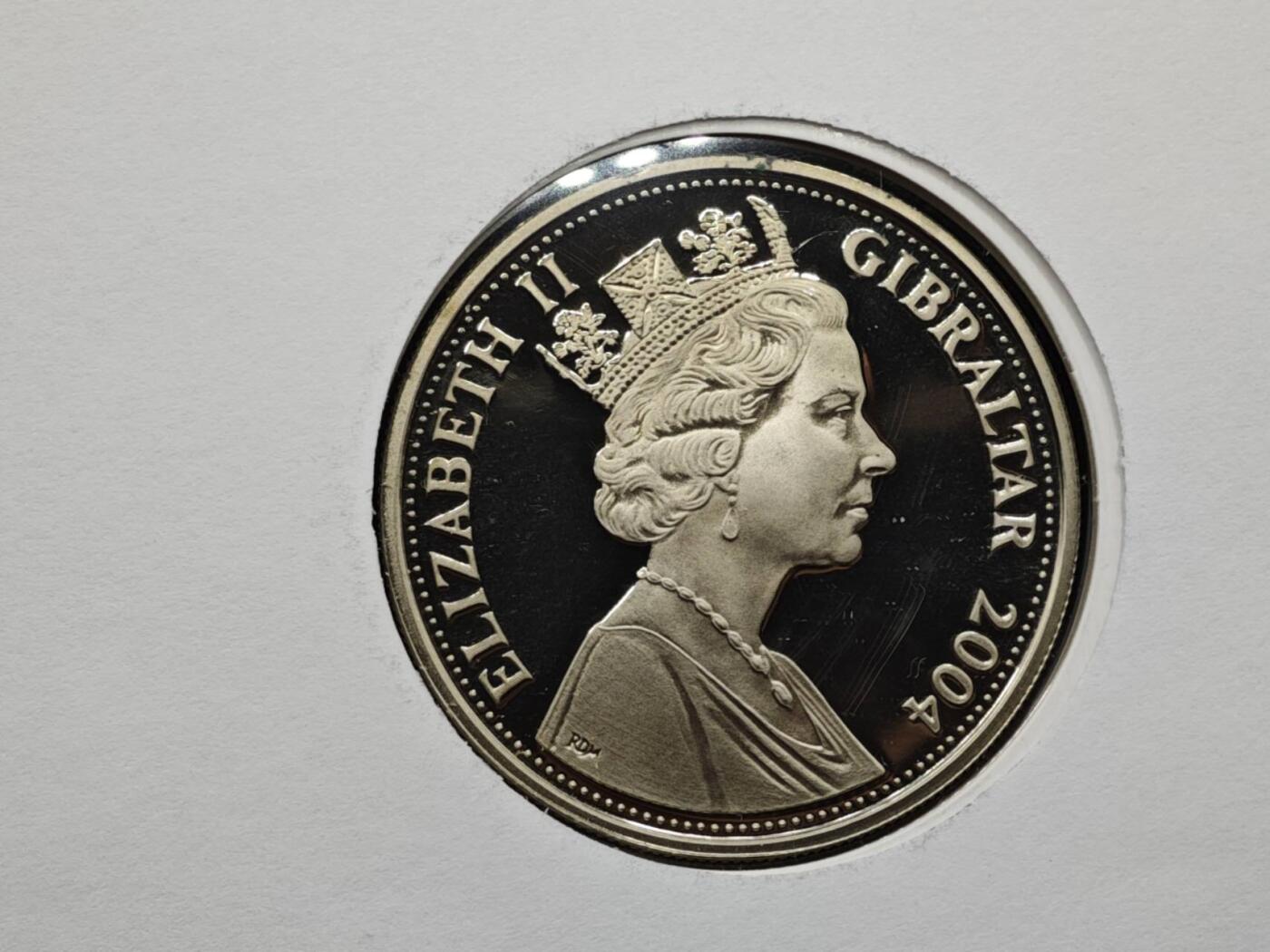 【淘币小摊】限时拍第八百六十二拍  克朗币邮币封场  满百包邮可预留两周  周一统一发货  直布罗陀2004年二战胜利节点克朗纪念币邮币封