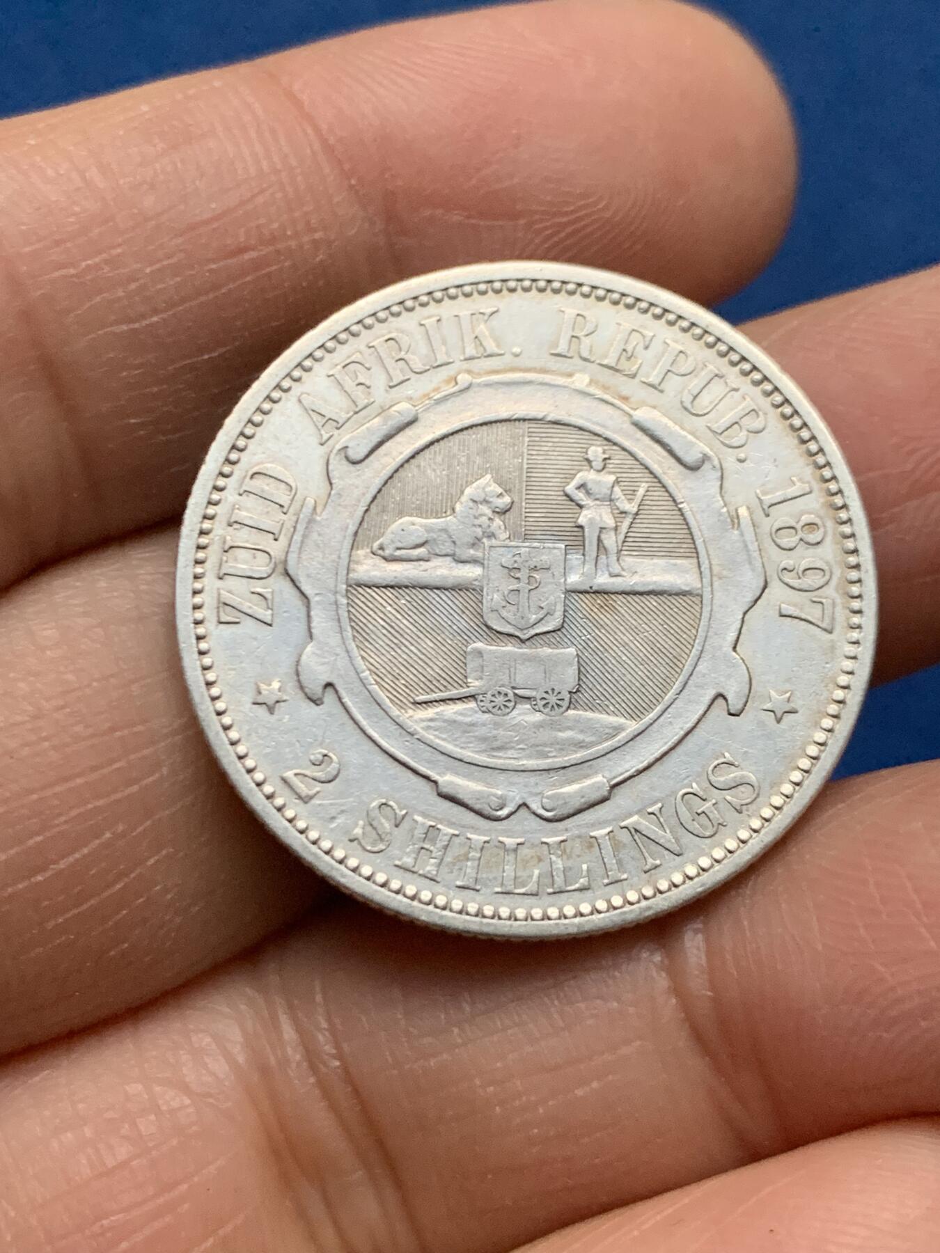 《竞宝斋》第463-465场 周日，周一，周二，3场连拍 （全场包邮）欢迎送拍 德兰士瓦共和国 1897年2先令 银币 南非的前身之一 仅存在不到50年 这枚细节很好 少见品种