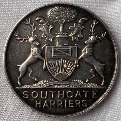 掌中浮雕-藏着的欧洲第052场 - 英国南门猎豹俱乐部银质奖章（背面有银标），29.5mm，11.1g