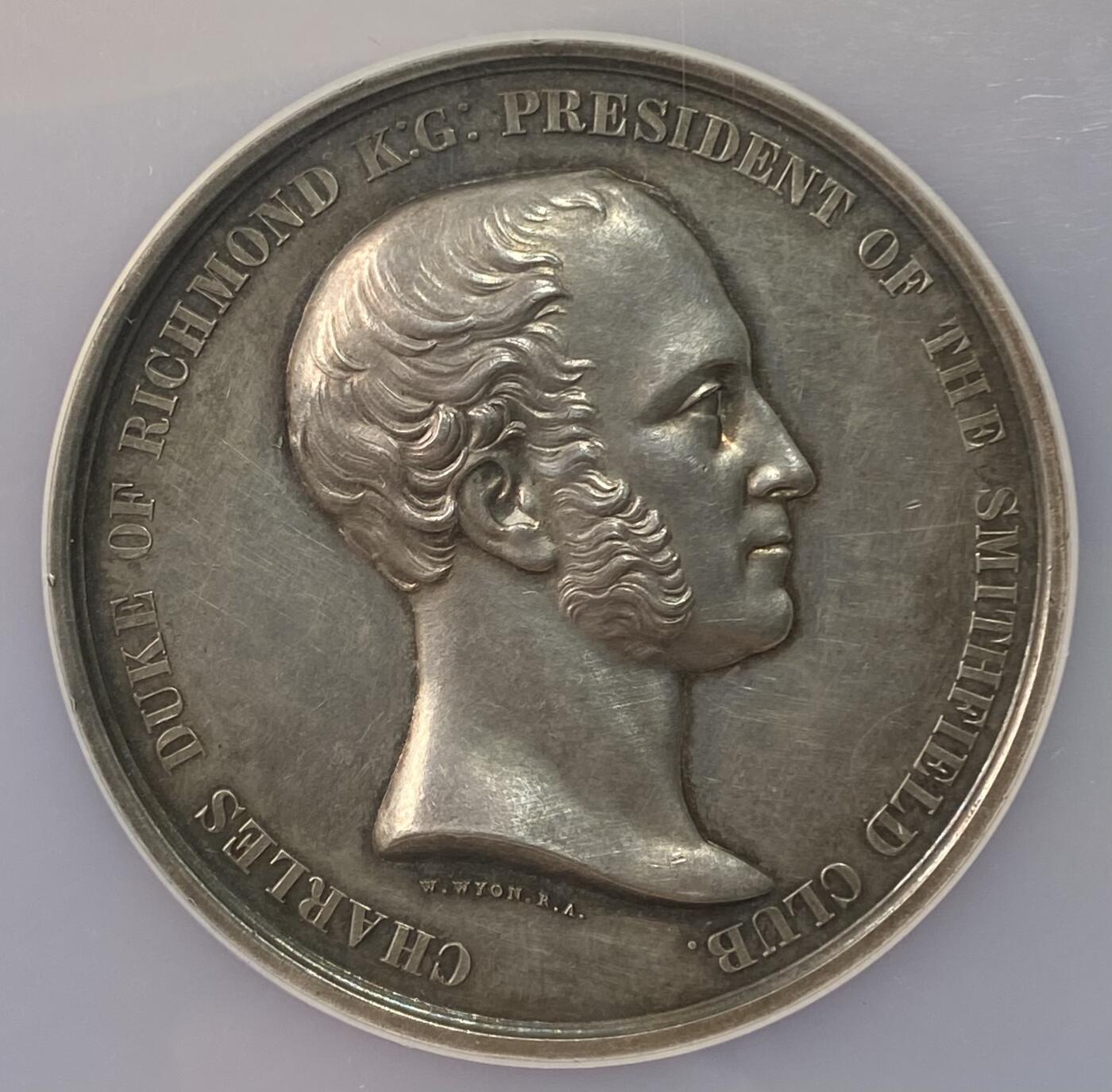 万国钱币拍卖第060期（万国六十期纪念大拍） NGC MS61 1845年英国史密斯菲尔德俱乐部斯宾塞伯爵和查尔斯·戈登·伦诺克斯纪念大银章 英系大师威廉·怀恩作品  49MM 69.71G （盒子左上角磕碰）