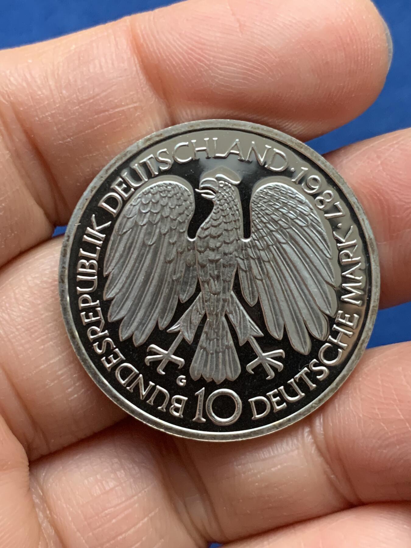 《竞宝斋》第463-465场 周日，周一，周二，3场连拍 （全场包邮）欢迎送拍 德国1987年《罗马条约》签署30周年10马克精制纪念银币，625银，重约15.5g，12匹马，策马奔腾