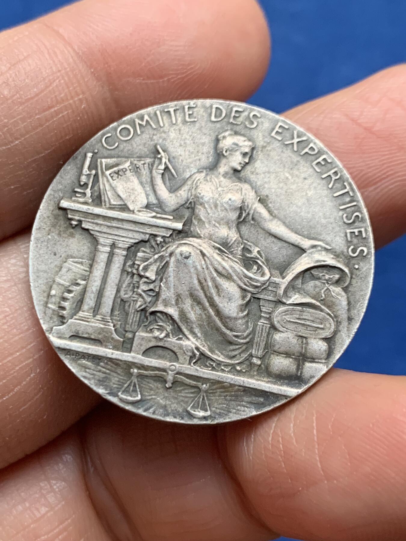 《竞宝斋》第463-465场 周日，周一，周二，3场连拍 （全场包邮）欢迎送拍 法国1822年商业和贸易委员会纪念银章，丰饶角2AR边铭，800银，32.6mm，16.45克