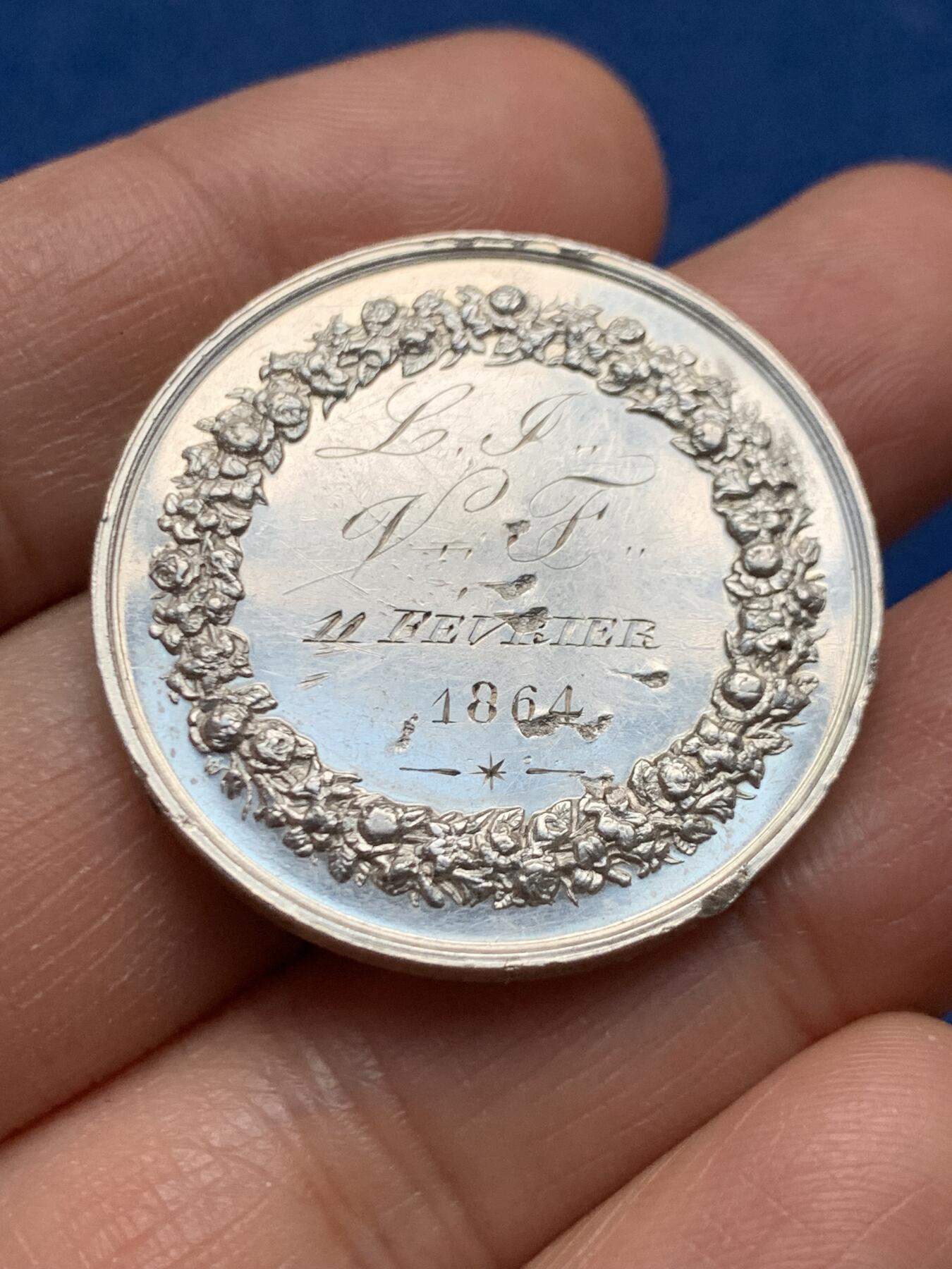 《竞宝斋》第463-465场 周日，周一，周二，3场连拍 （全场包邮）欢迎送拍 1864年法国婚礼纪念银章 33.2mm 15.4g 蜜蜂银标