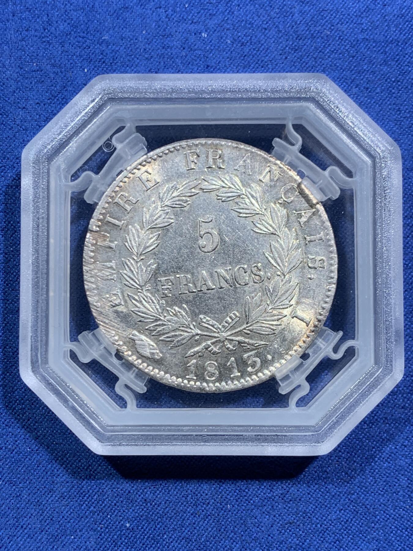 《竞宝斋》第463-465场 周日，周一，周二，3场连拍 （全场包邮）欢迎送拍 GENI MS61 法国1813I拿破仑一世桂冠头像5法郎银币 细节不错打制清晰 全新未流通状态 法国本土评级公司GENI，质量可靠值得信赖。全透明小方盒，观赏性高且易收纳。细节见图