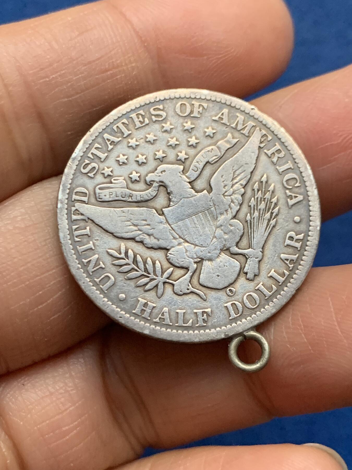 《竞宝斋》第463-465场 周日，周一，周二，3场连拍 （全场包邮）欢迎送拍 美国1902年理发师半美元银币 900银 焊接了吊环 12.15克